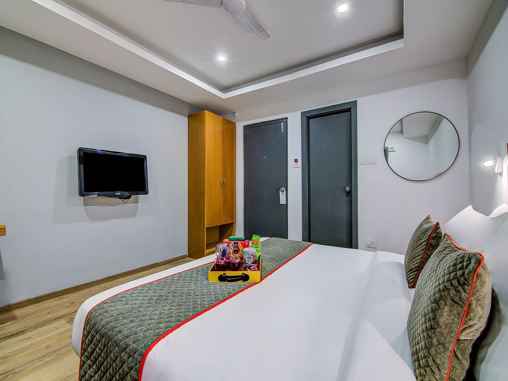 Oyo Townhouse 034 -halcyon Hitech Road 4* Hyderabad