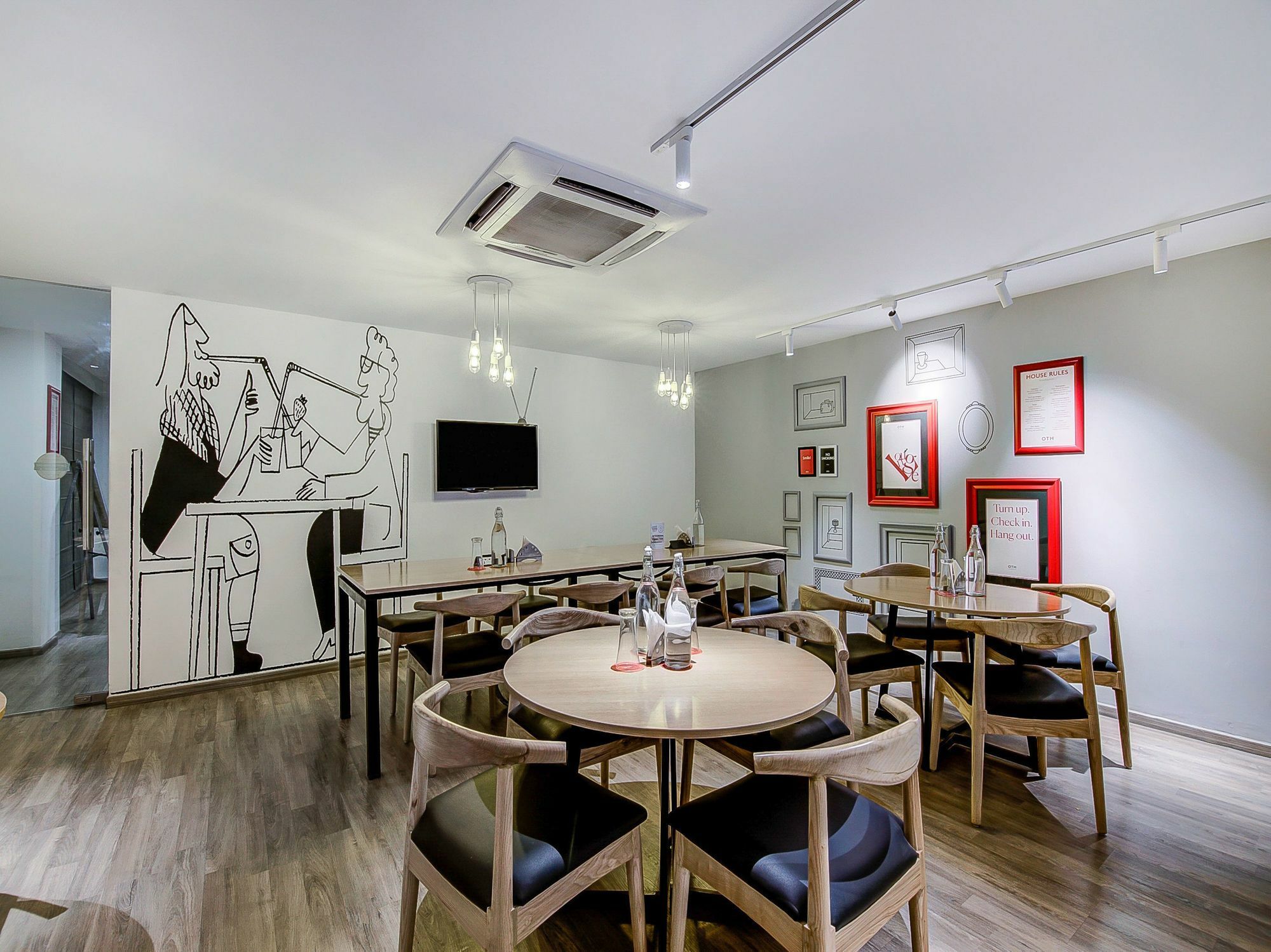 Oyo Townhouse 034 -halcyon Hitech Road