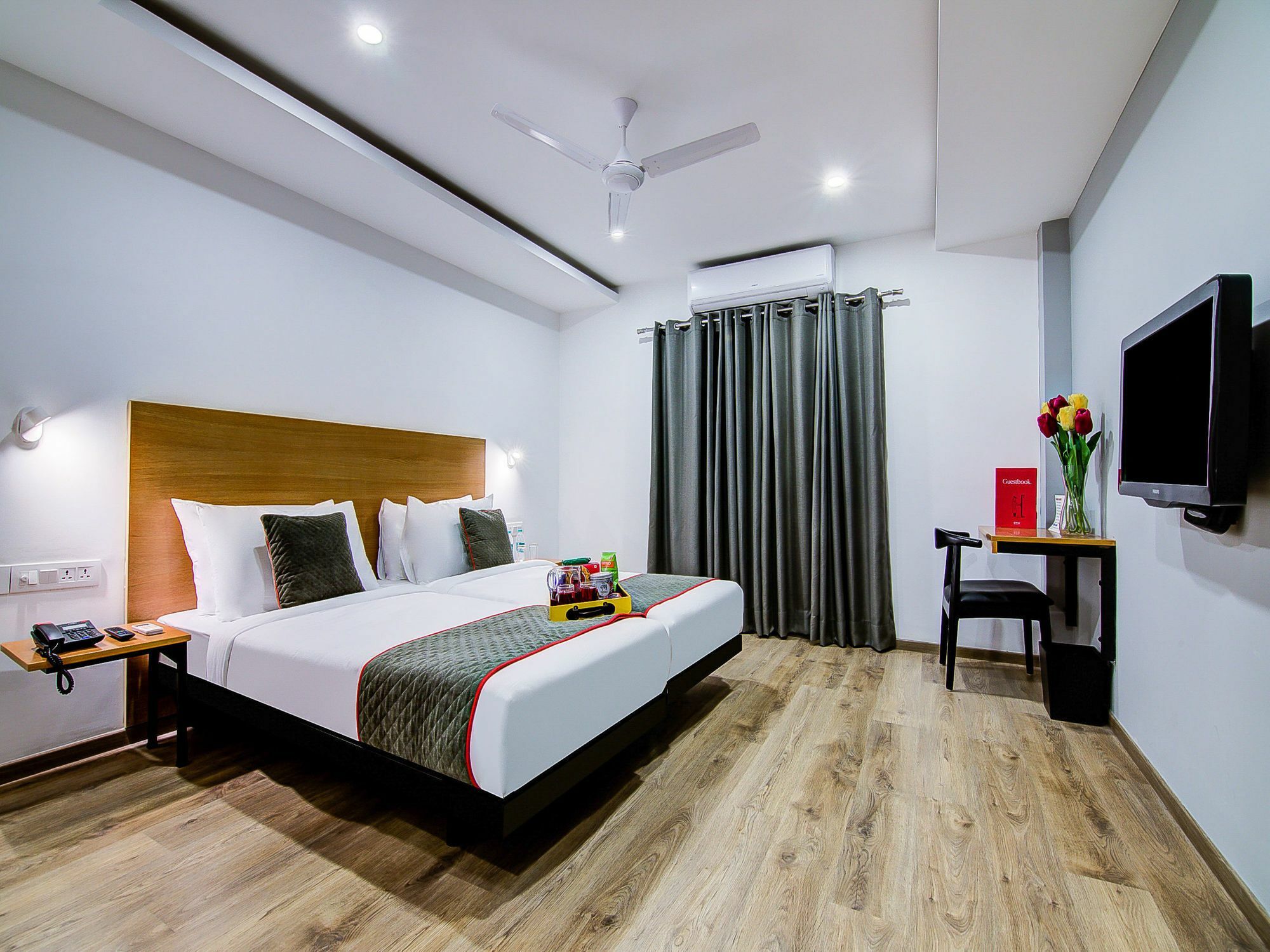 Oyo Townhouse 034 -halcyon Hitech Road 4*