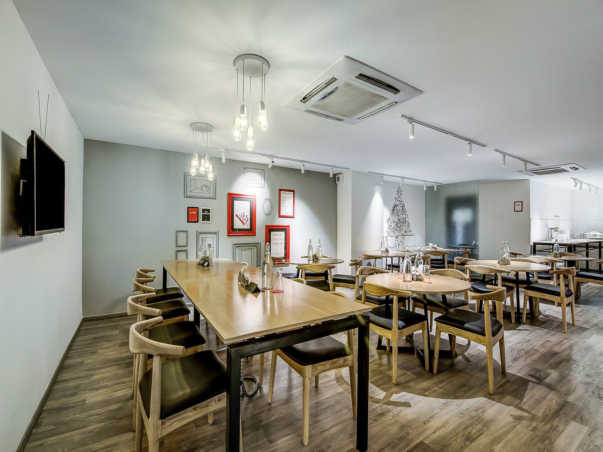 Oyo Townhouse 034 -halcyon Hitech Road