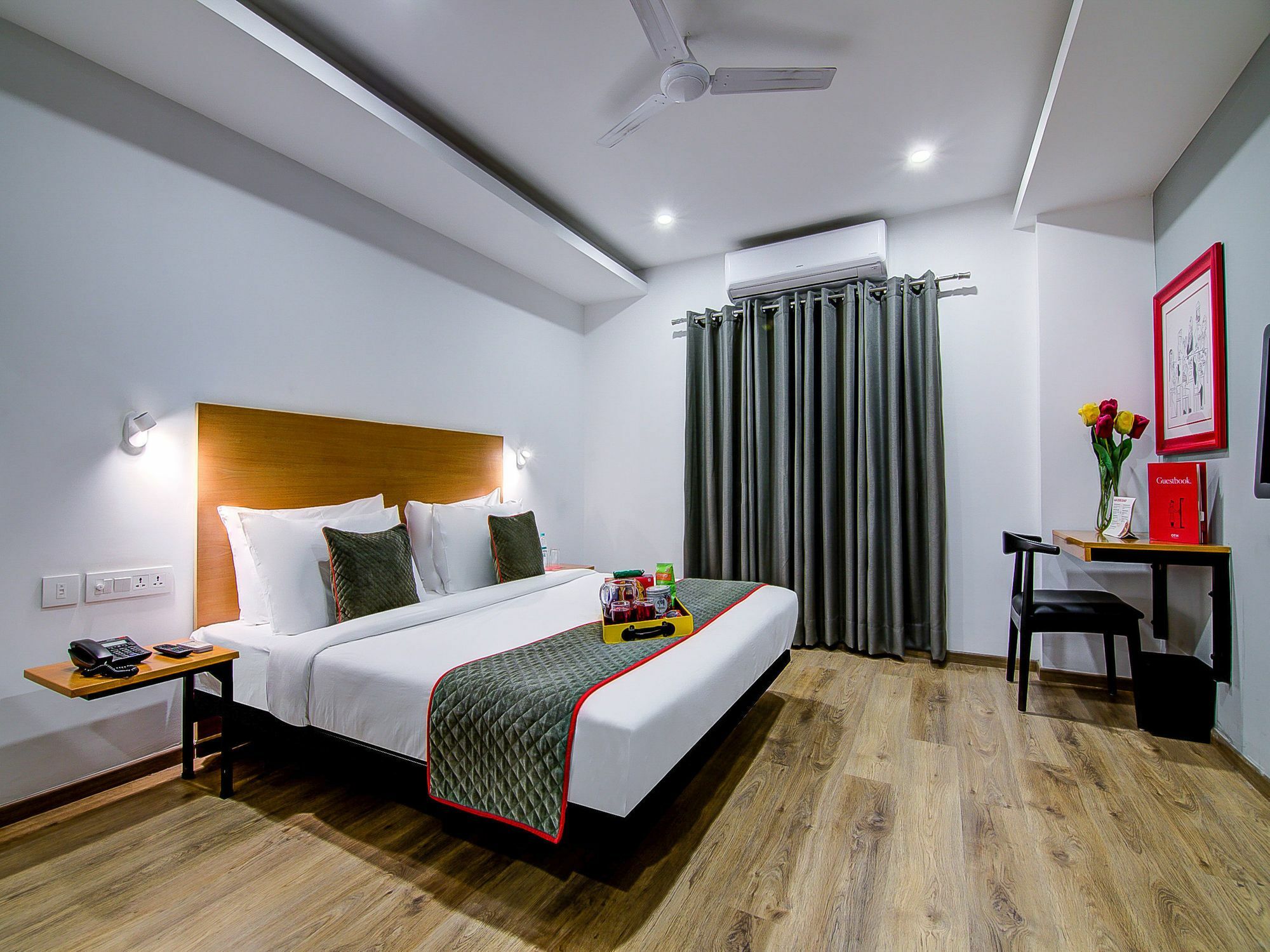 Oyo Townhouse 034 -halcyon Hitech Road