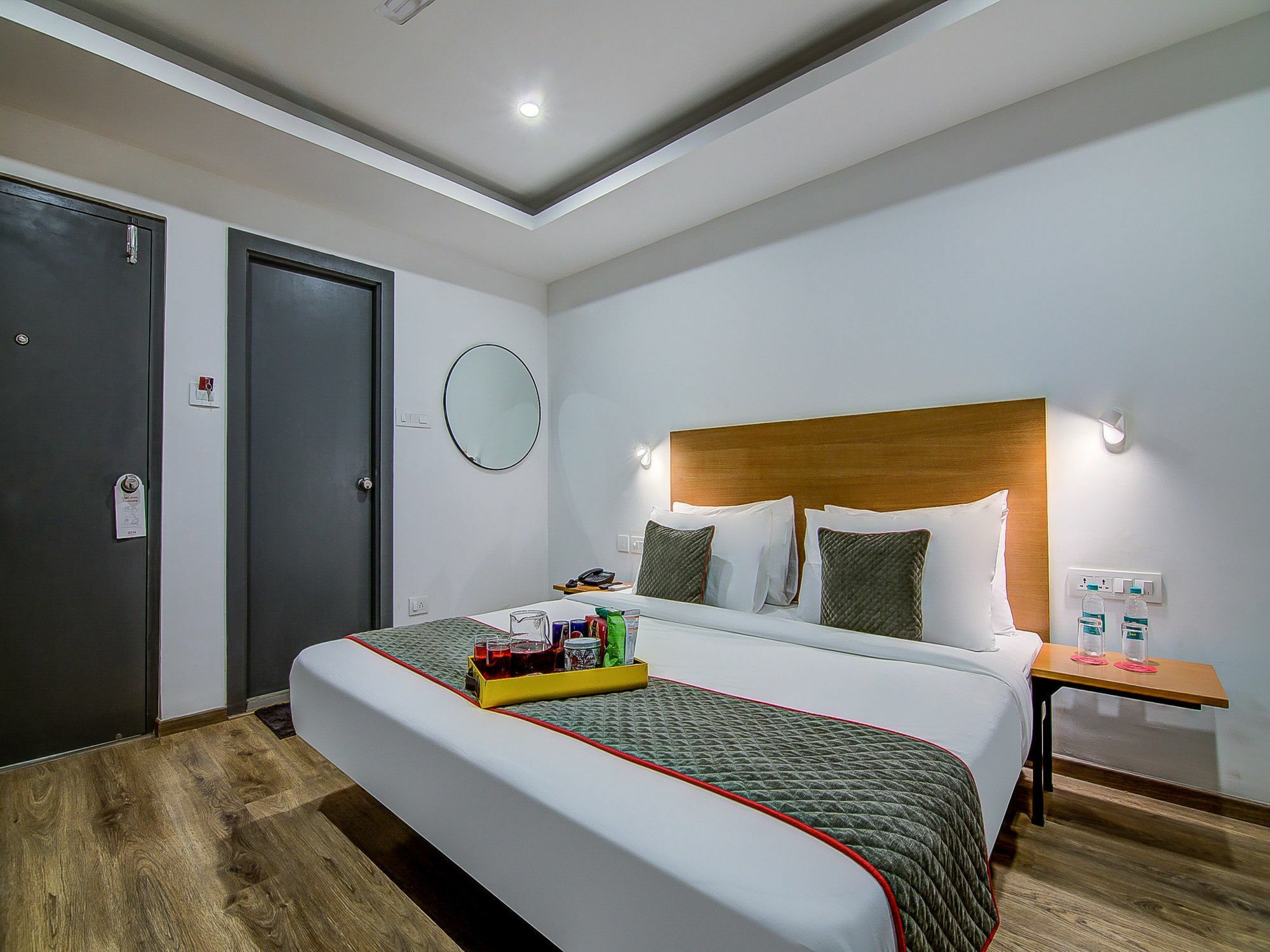 Oyo Townhouse 034 -halcyon Hitech Road Hotel Hyderabad