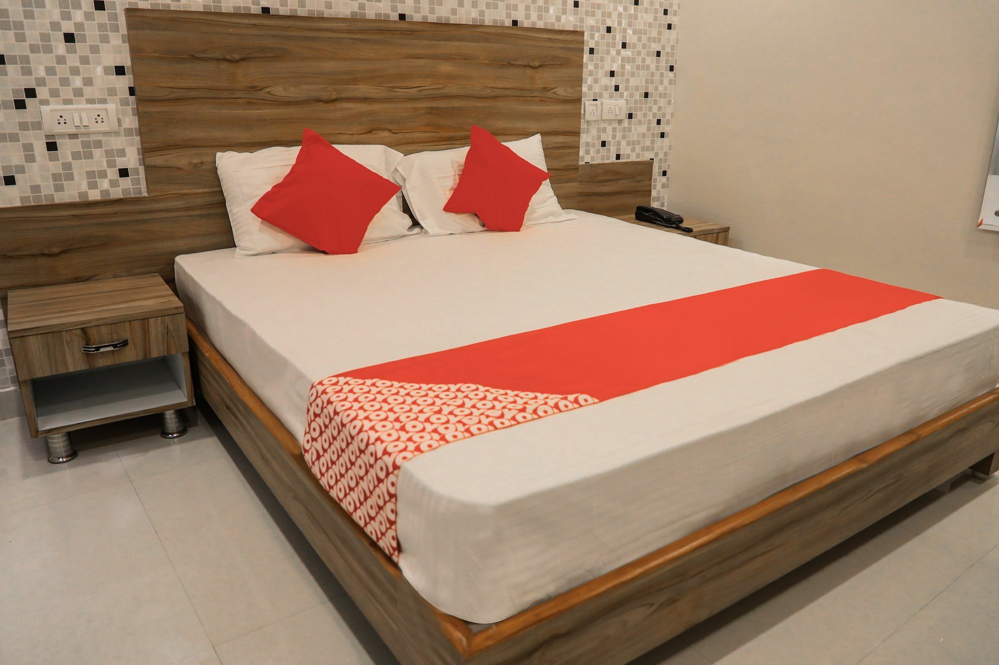 Capital O 15079 Navvada Regency Hotel