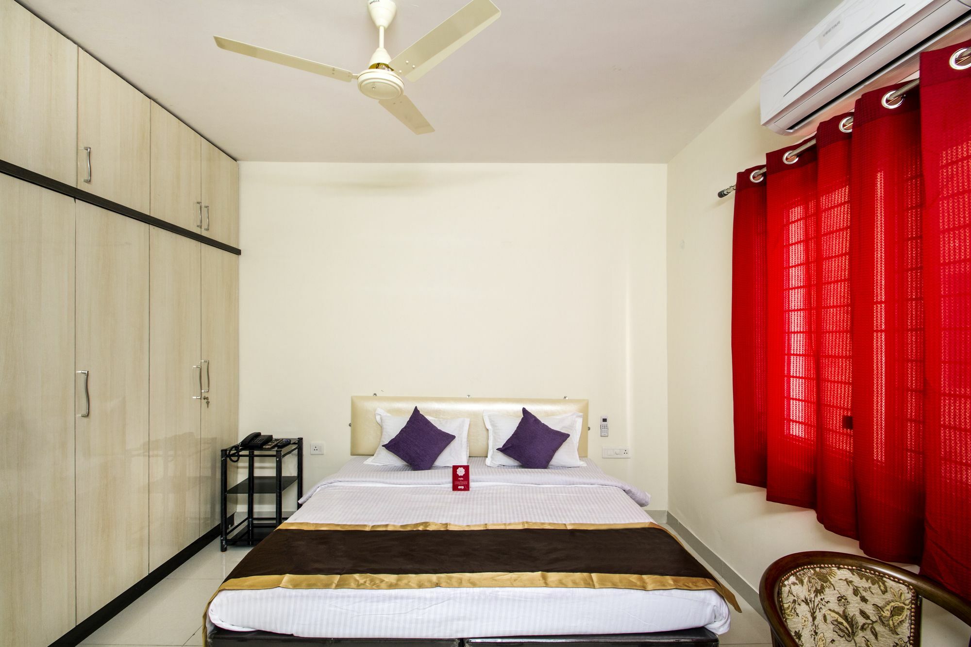 Oyo 8587 Dwell Hotel 2*