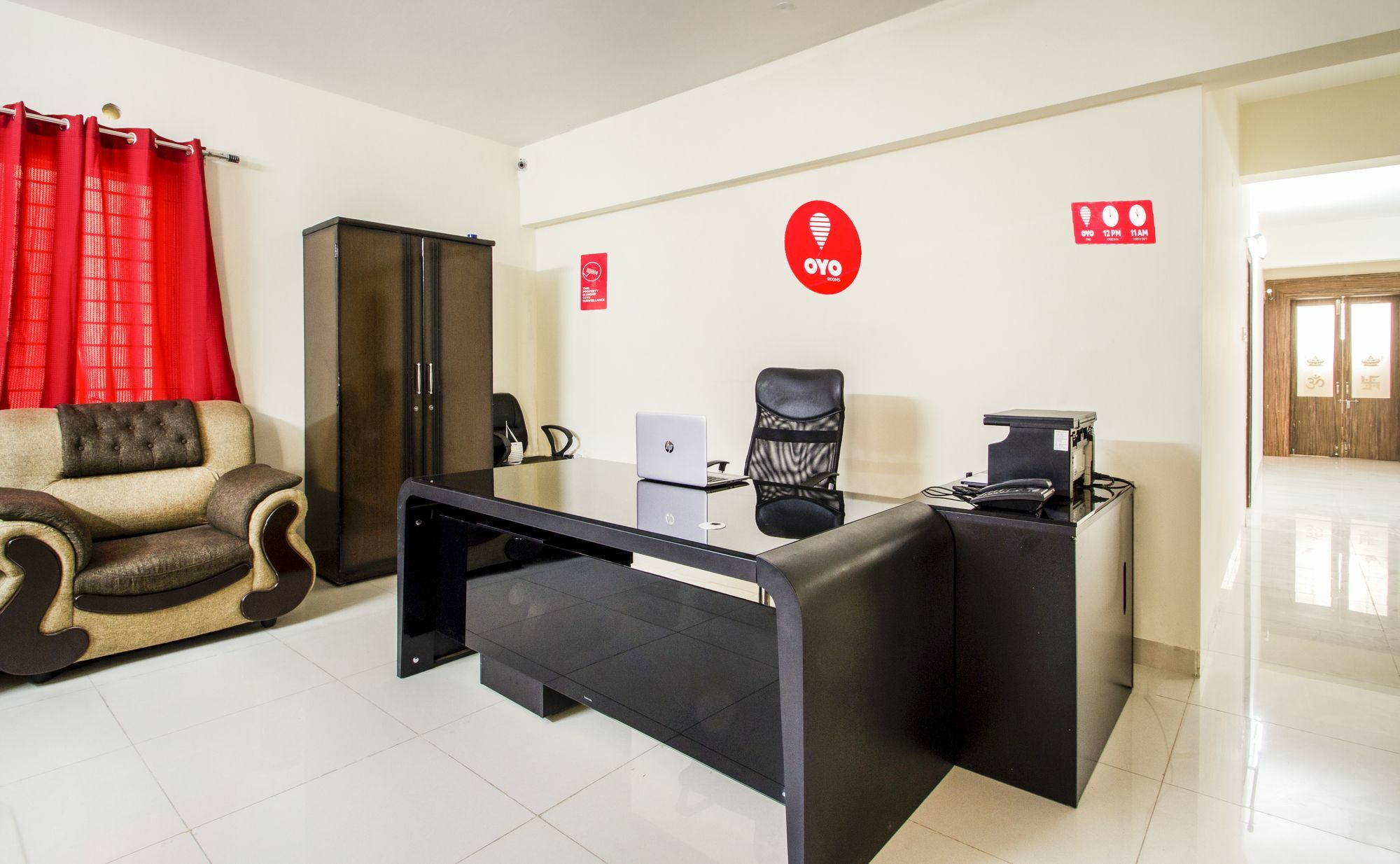 Oyo 8587 Dwell Hotel