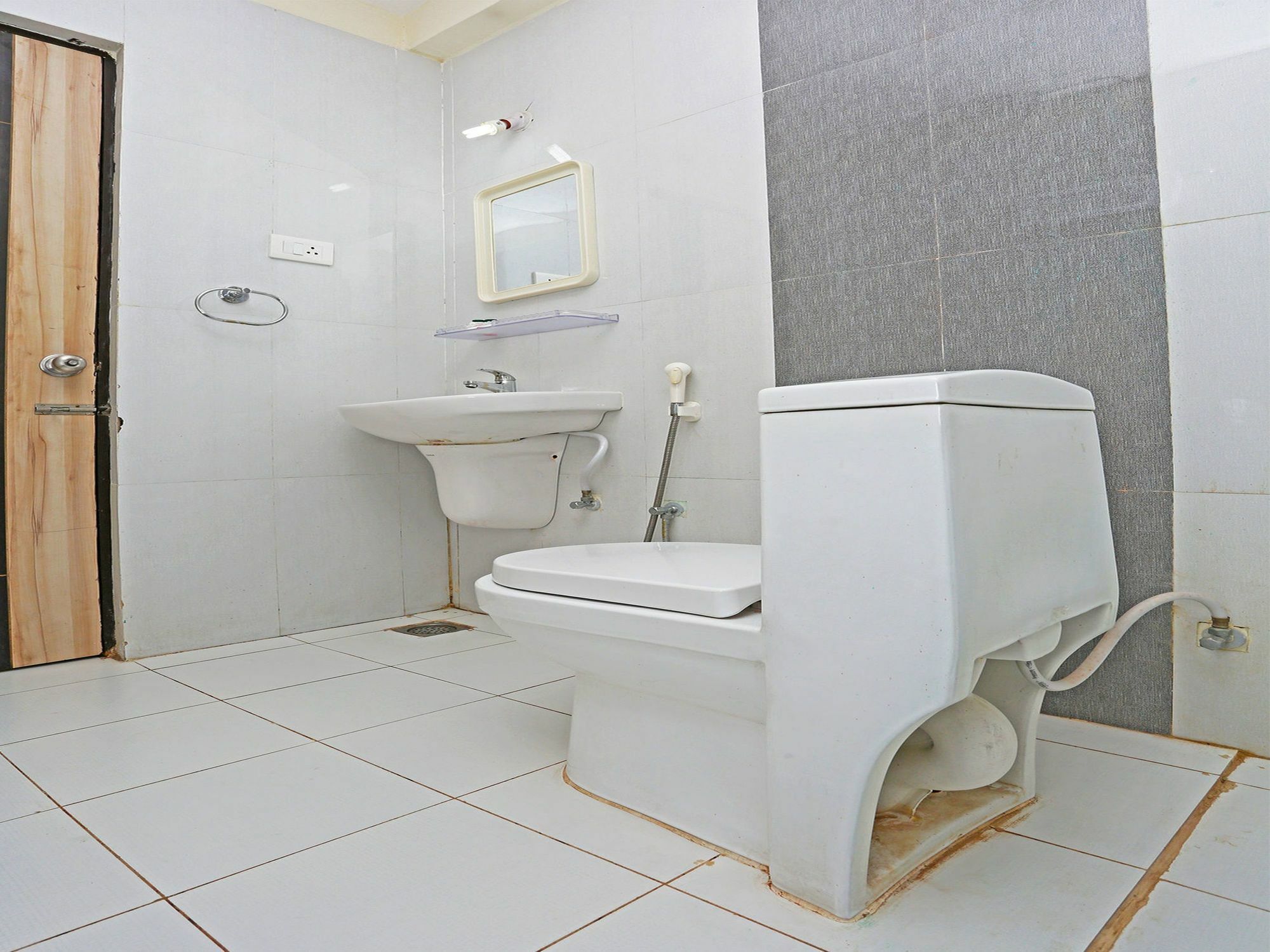 Oyo 8587 Dwell Hotel Hyderabad