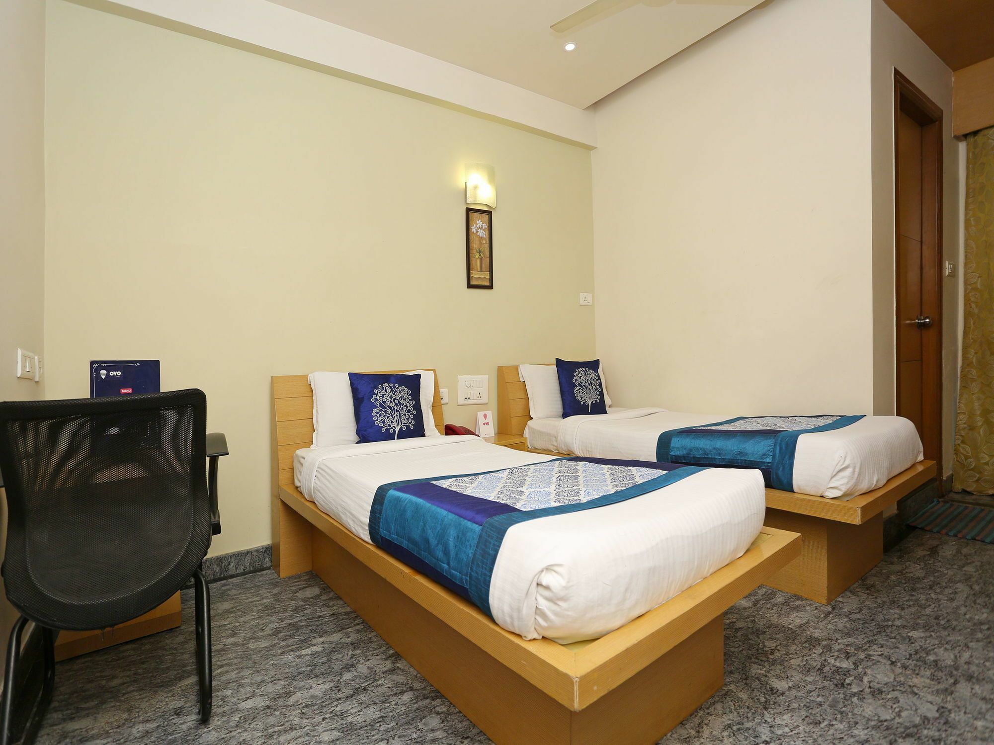 Hotel Oyo 732 Near Dlf