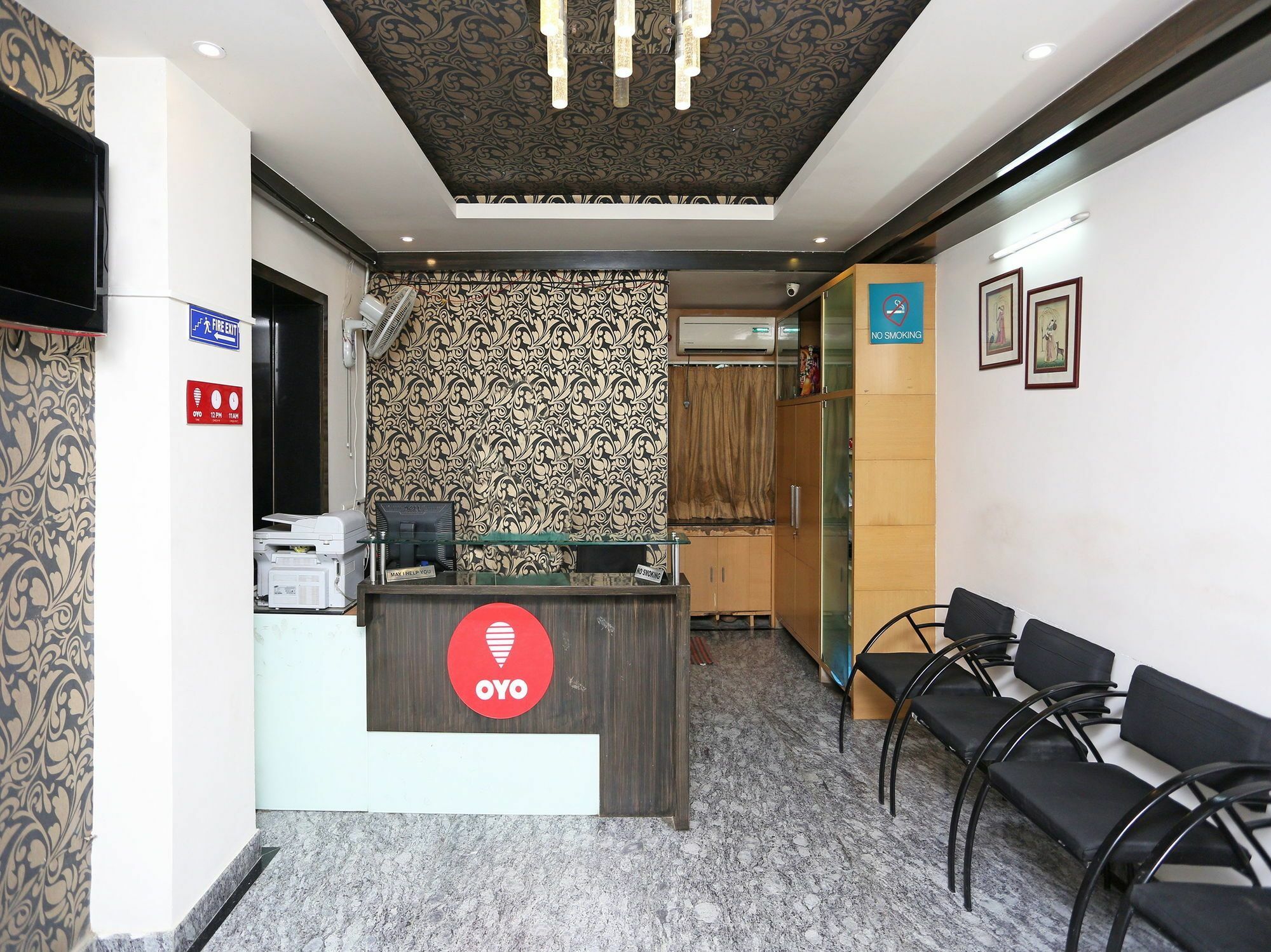Hotel Oyo 732 Near Dlf 2*