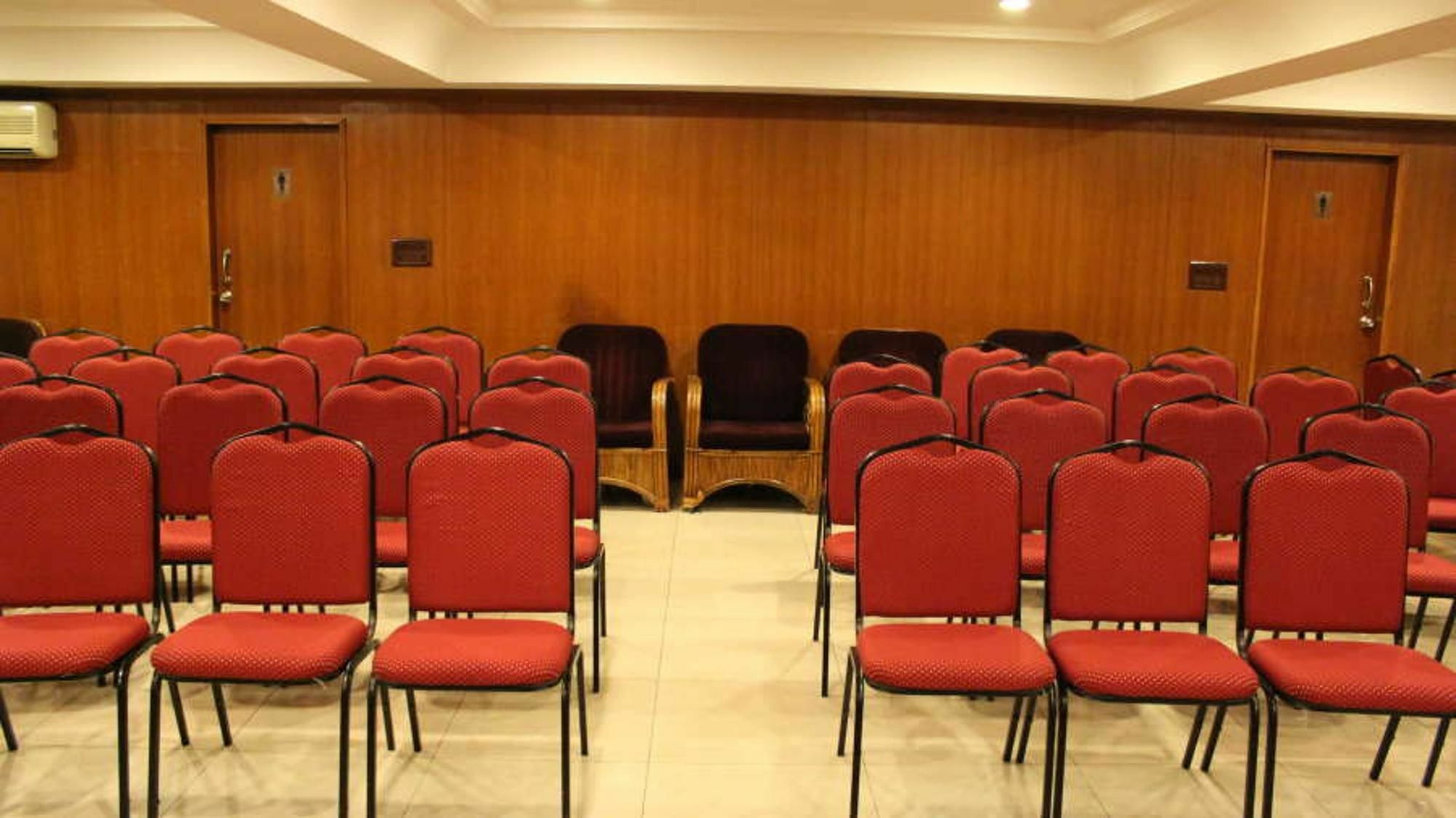 Hotel Oyo Premium Banjara Hills Road No 12