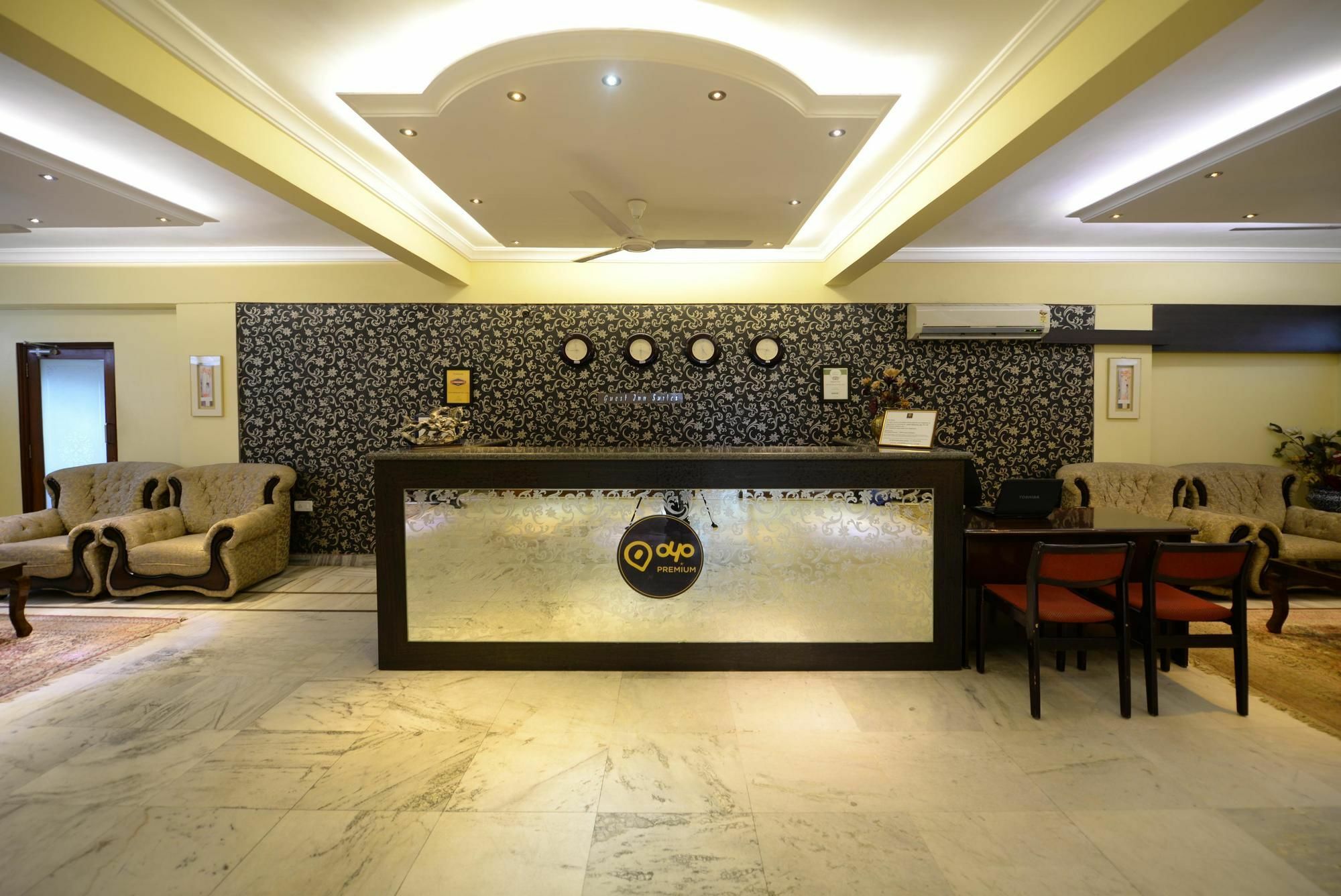 Oyo Premium Banjara Hills Road No 12 3*