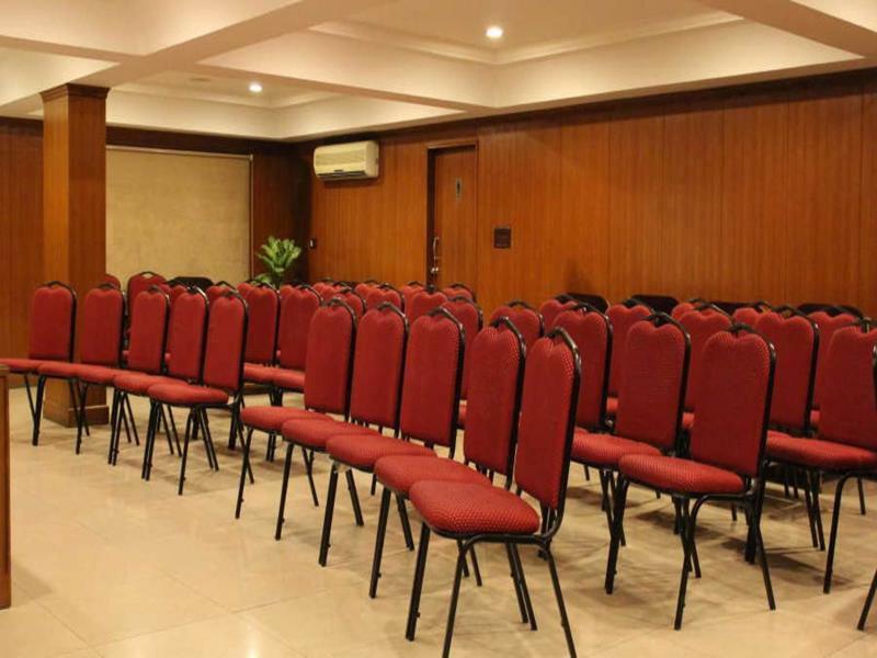 Hotel Oyo Premium Banjara Hills Road No 12 Hyderabad