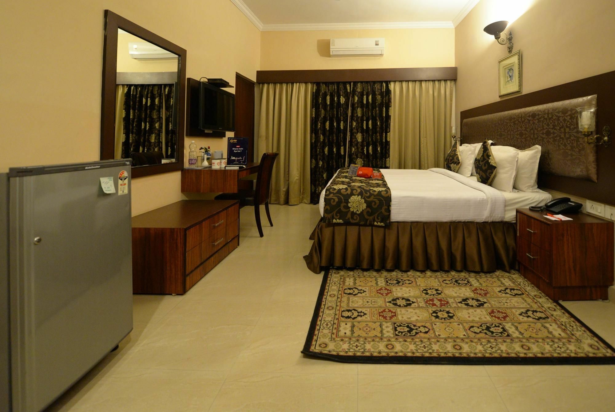 Oyo Premium Banjara Hills Road No 12 Hotel