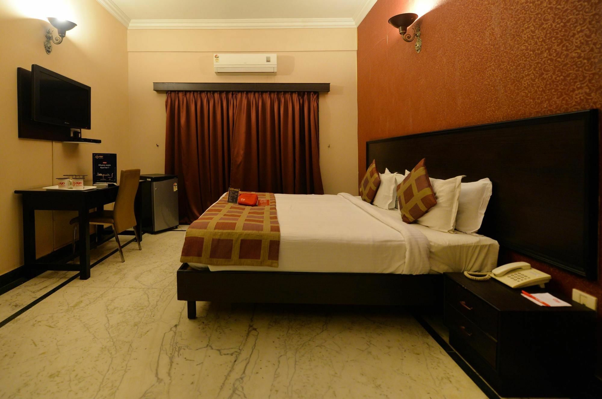 Oyo Premium Banjara Hills Road No 12 3* Hyderabad