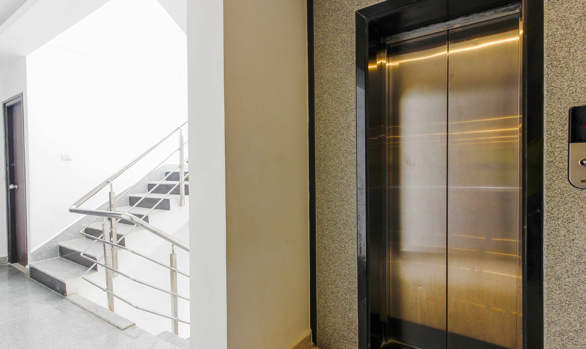 Treebo Aditya Residency Hotel 3*