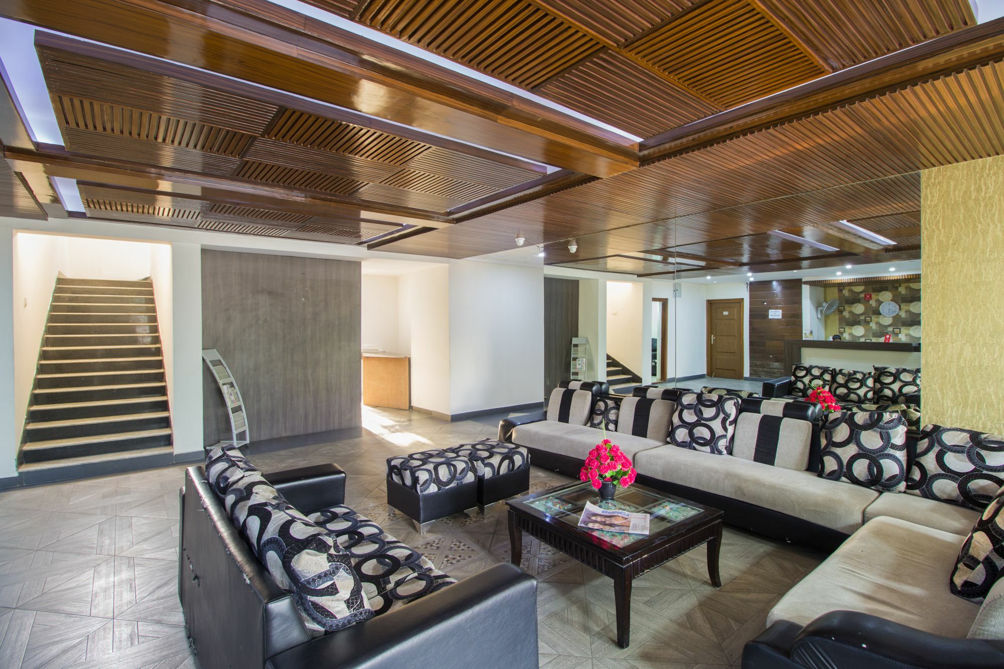 Apartment Oyo 4183 Queens Court Hyderabad