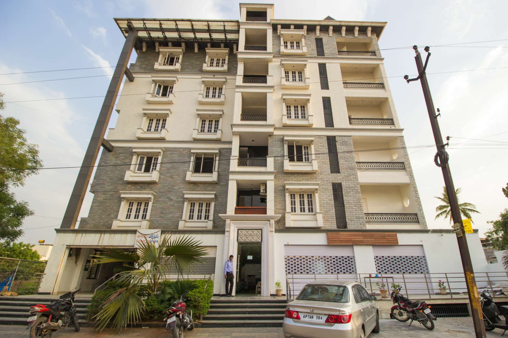 Apartment Oyo 4183 Queens Court *
