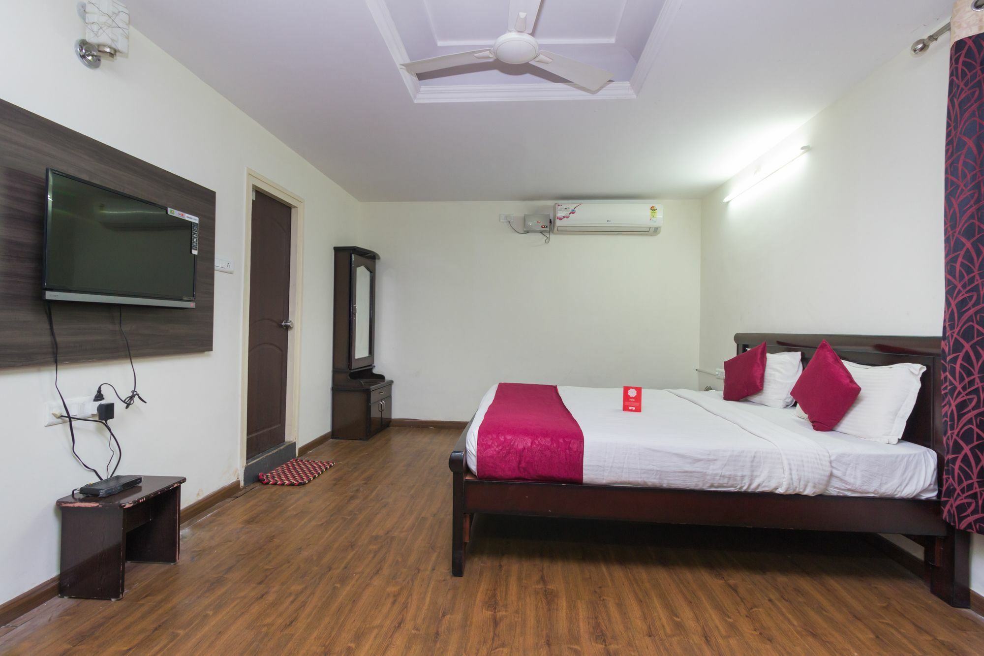 Apartment Oyo 4183 Queens Court Hyderabad