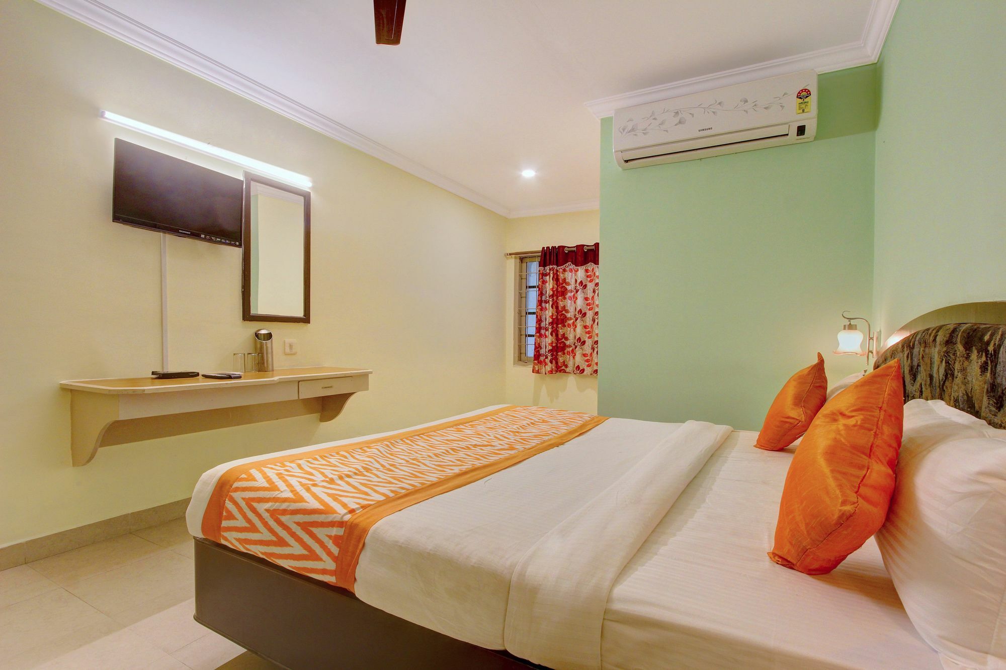 Oyo 10596 Indu Hotel