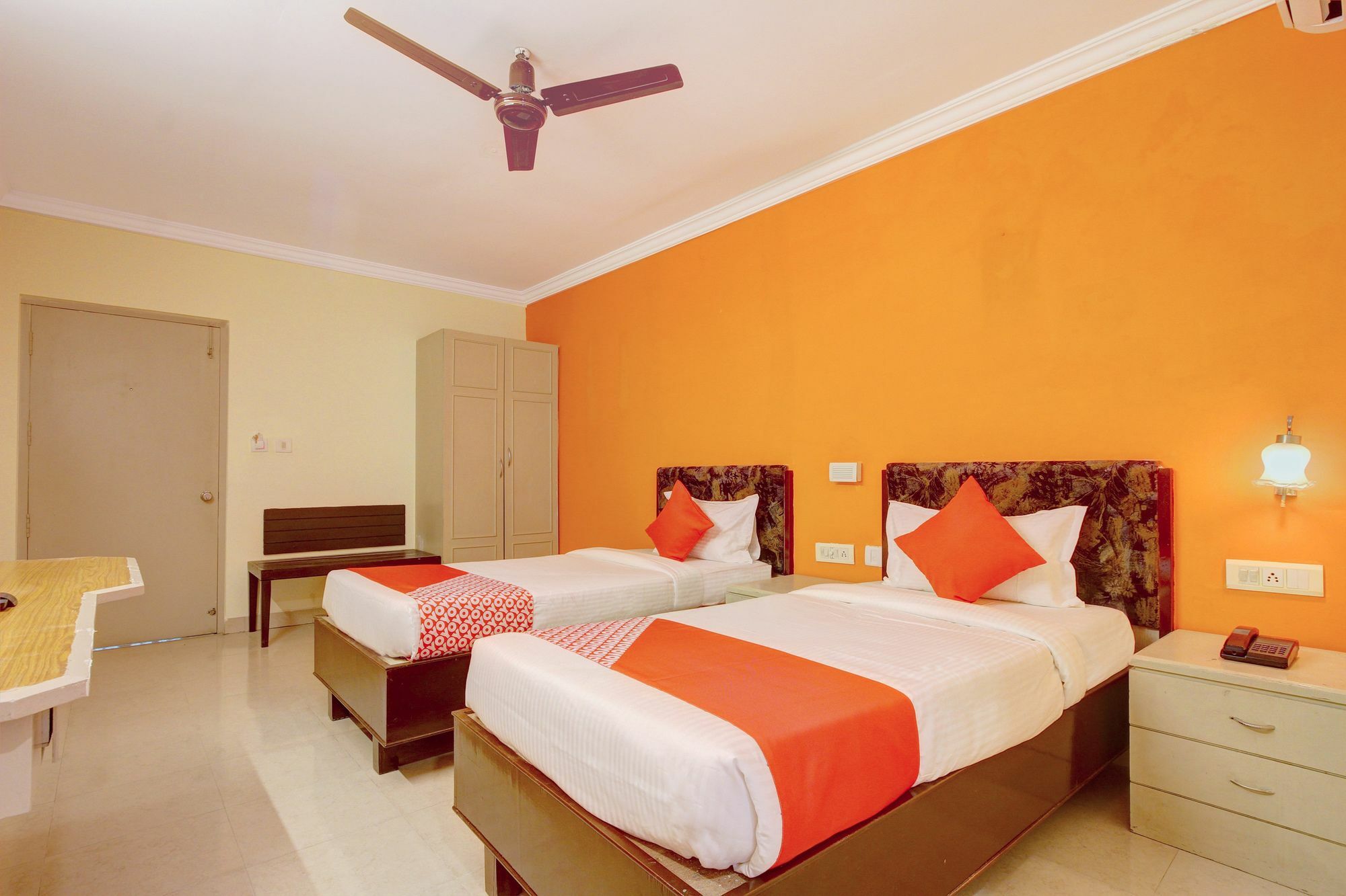Oyo 10596 Indu Hotel