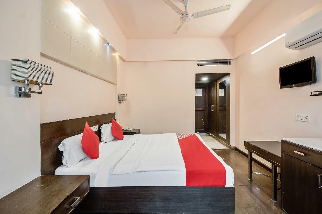 Oyo 22412 Flagship Sai Prakash 3* Hyderabad