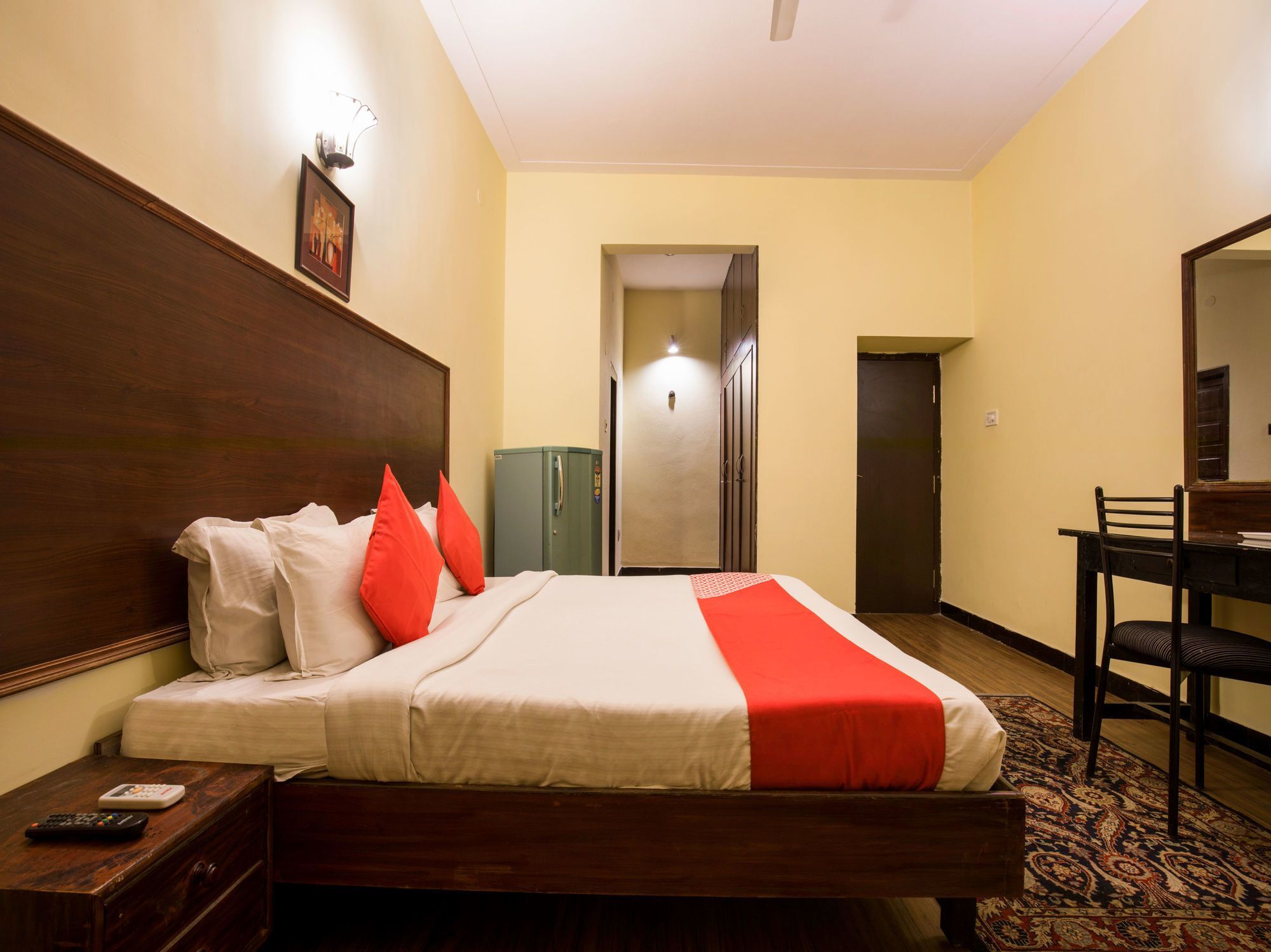 Oyo 840 Near Gvk Mall 3*