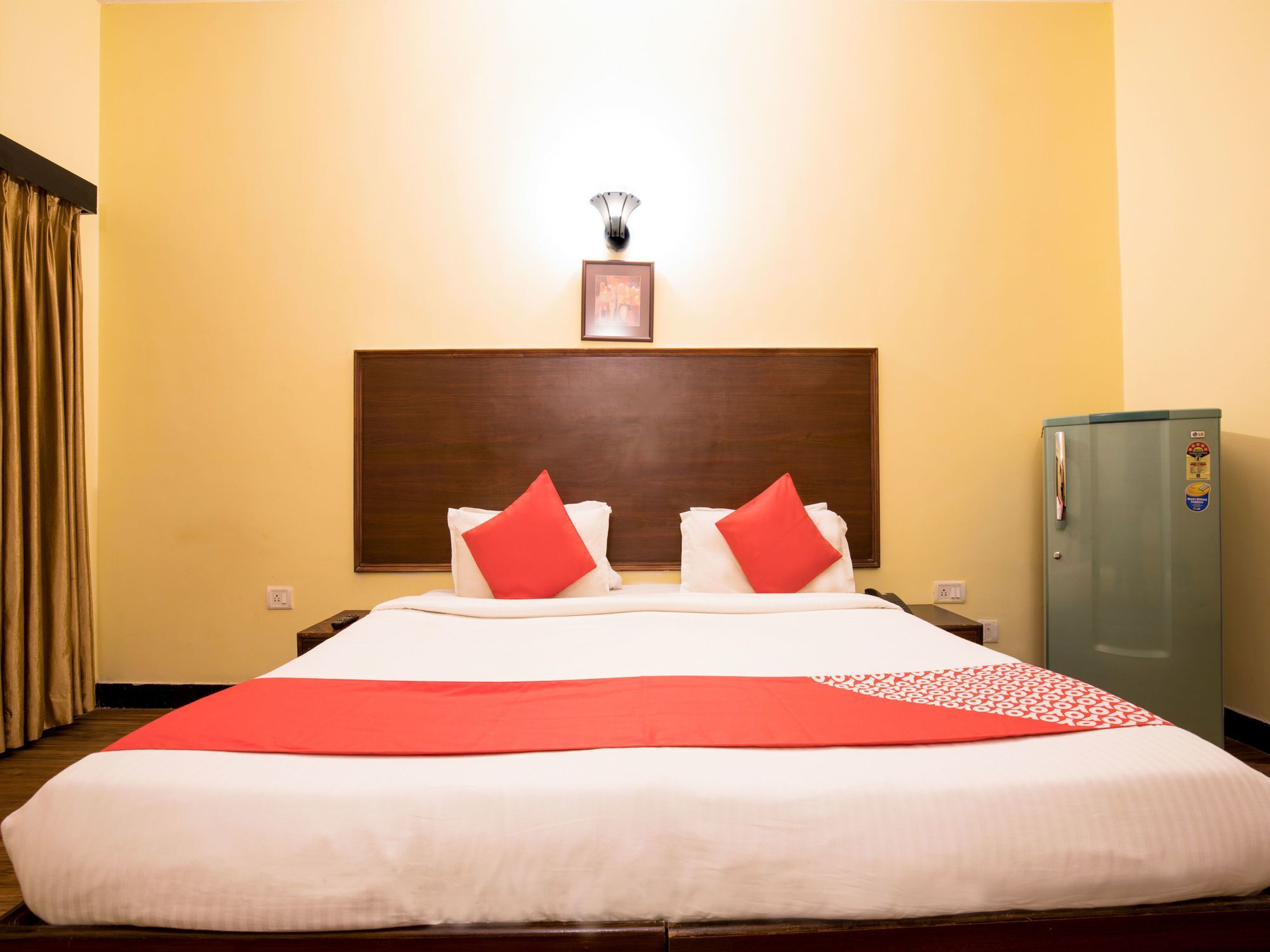 Oyo 840 Near Gvk Mall