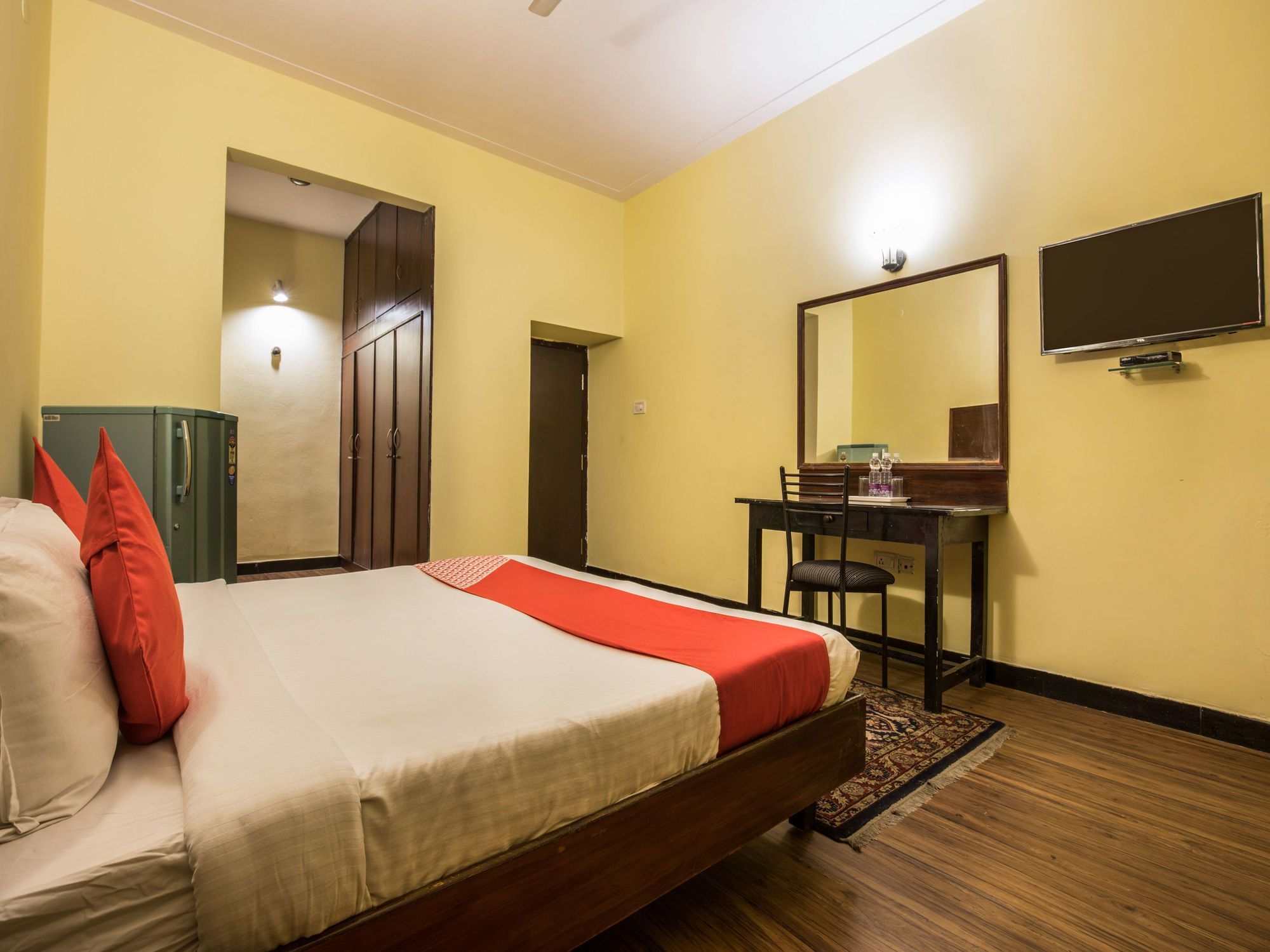 Hotel Oyo 840 Near Gvk Mall