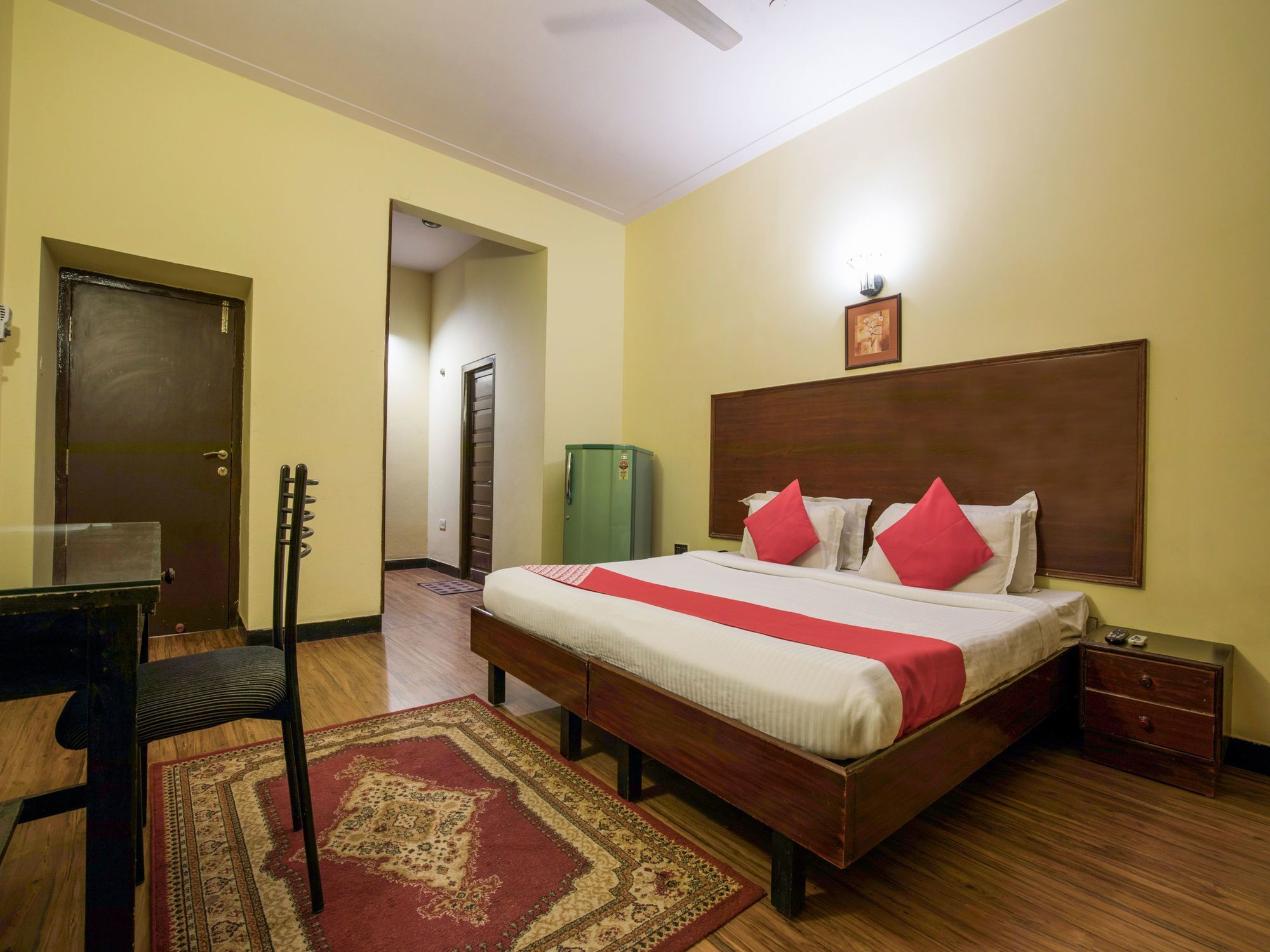 Oyo 840 Near Gvk Mall Hotel 3*
