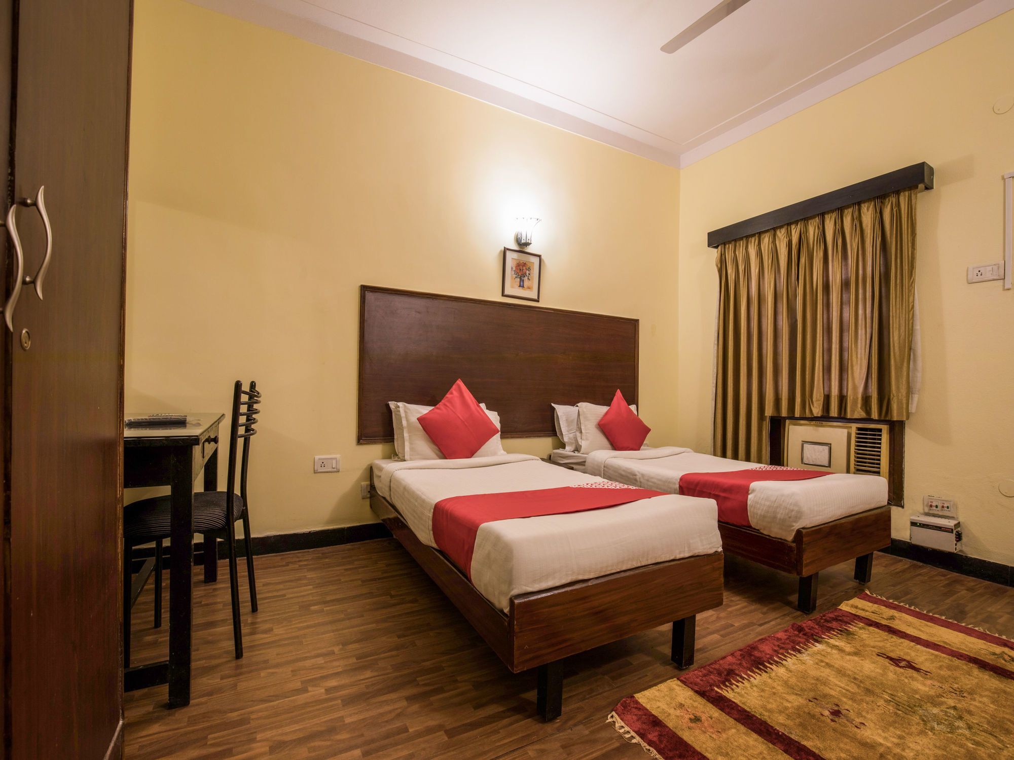 Hotel Oyo 840 Near Gvk Mall Hyderabad