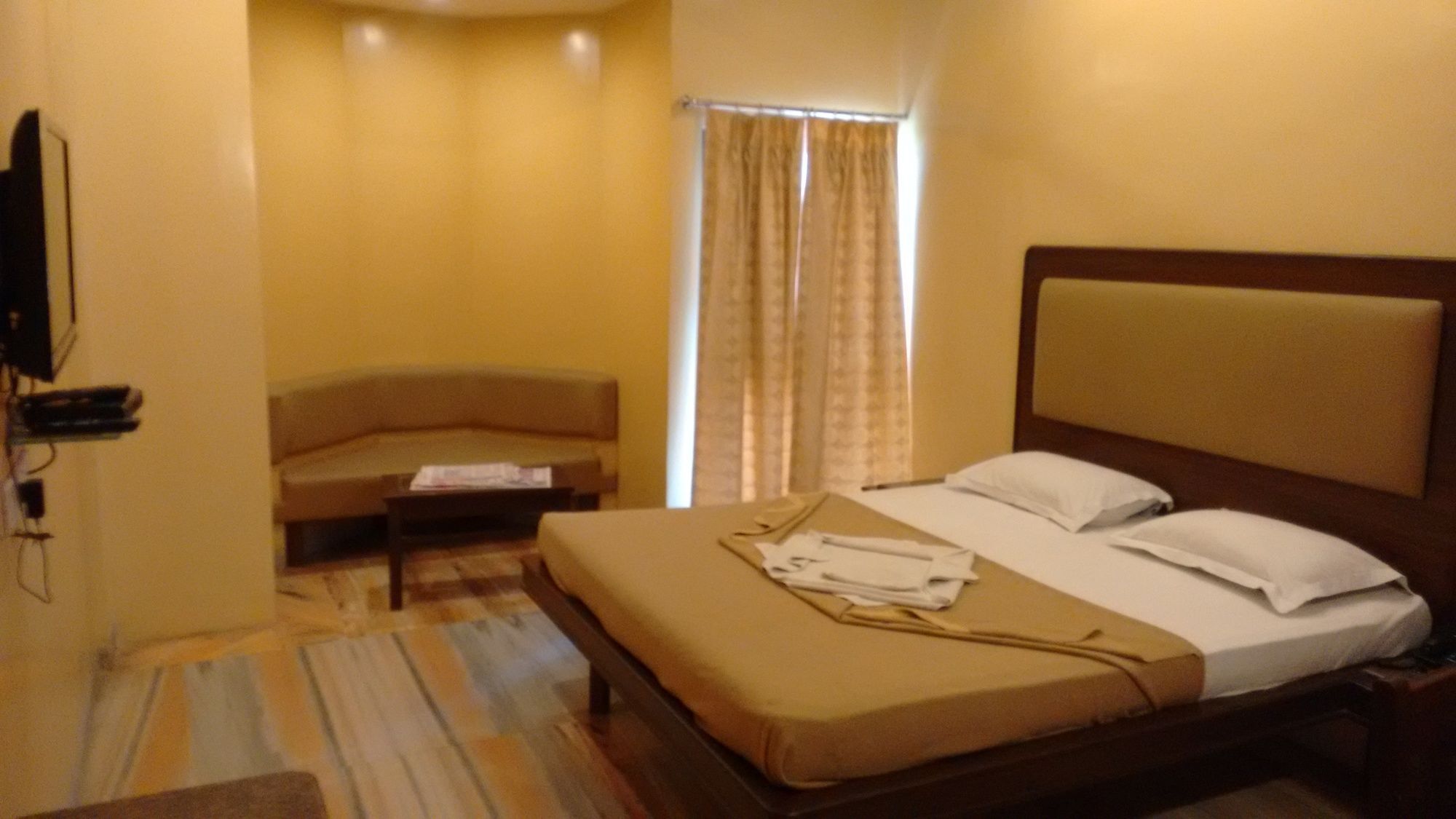 Hotel Rajmata 2*