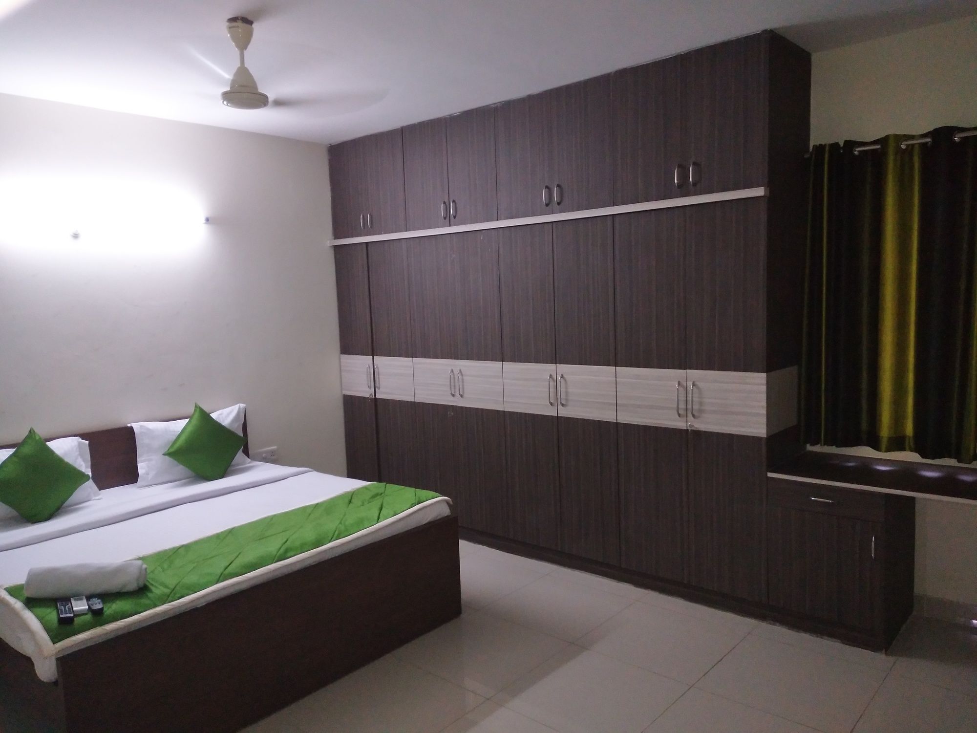 Fresh Living Prime Hitech Hotel