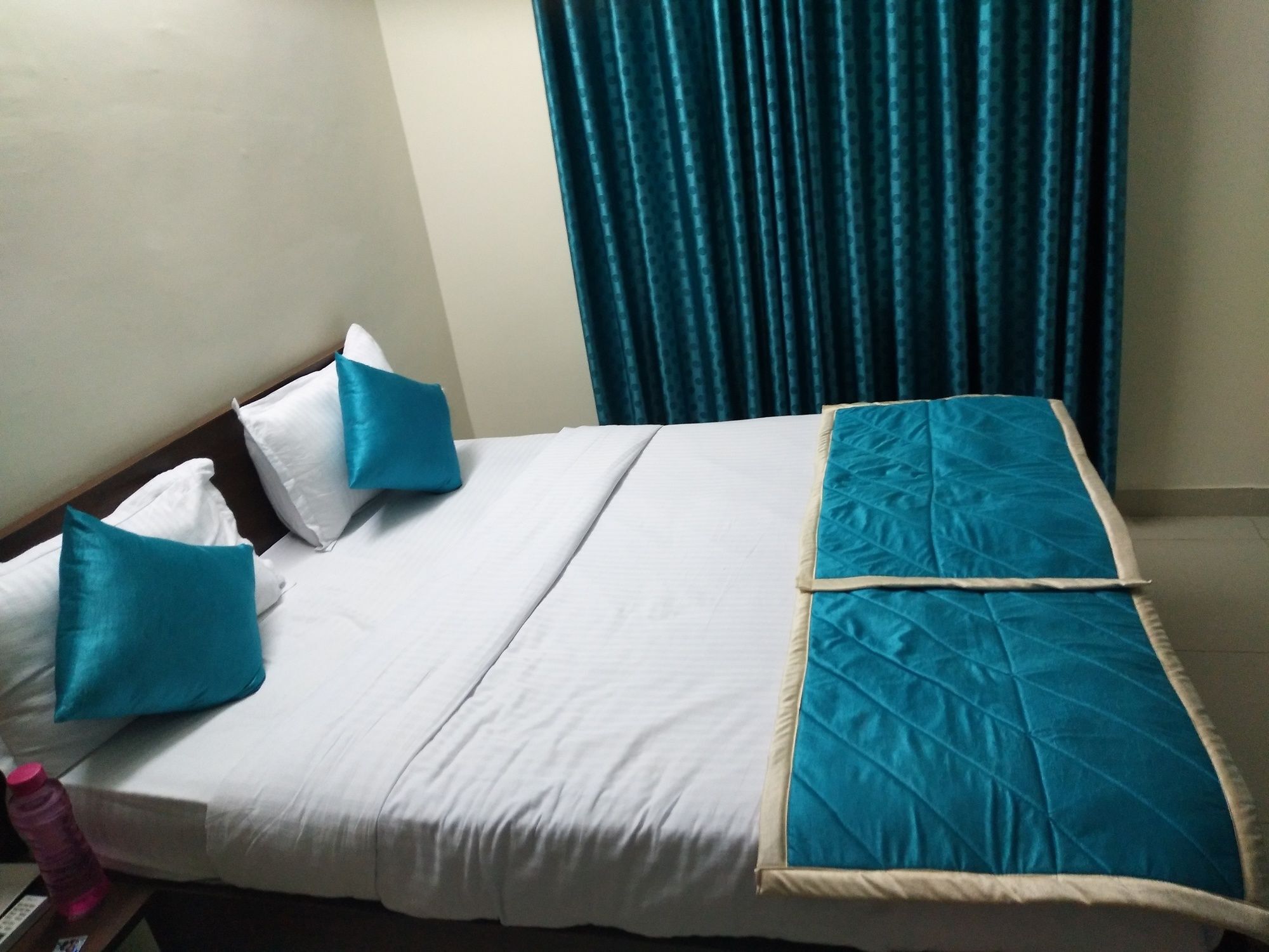 Fresh Living Prime Hitech Hotel