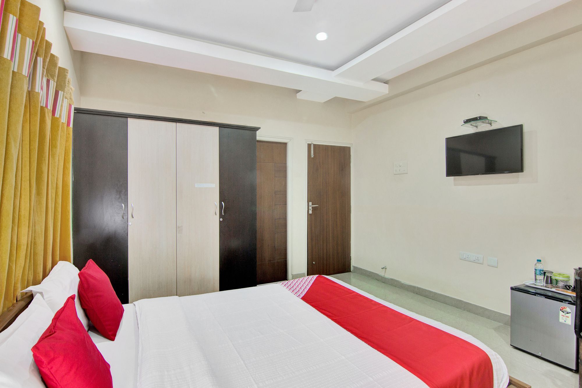 Oyo 45 Silverkey Gachibowli 3*