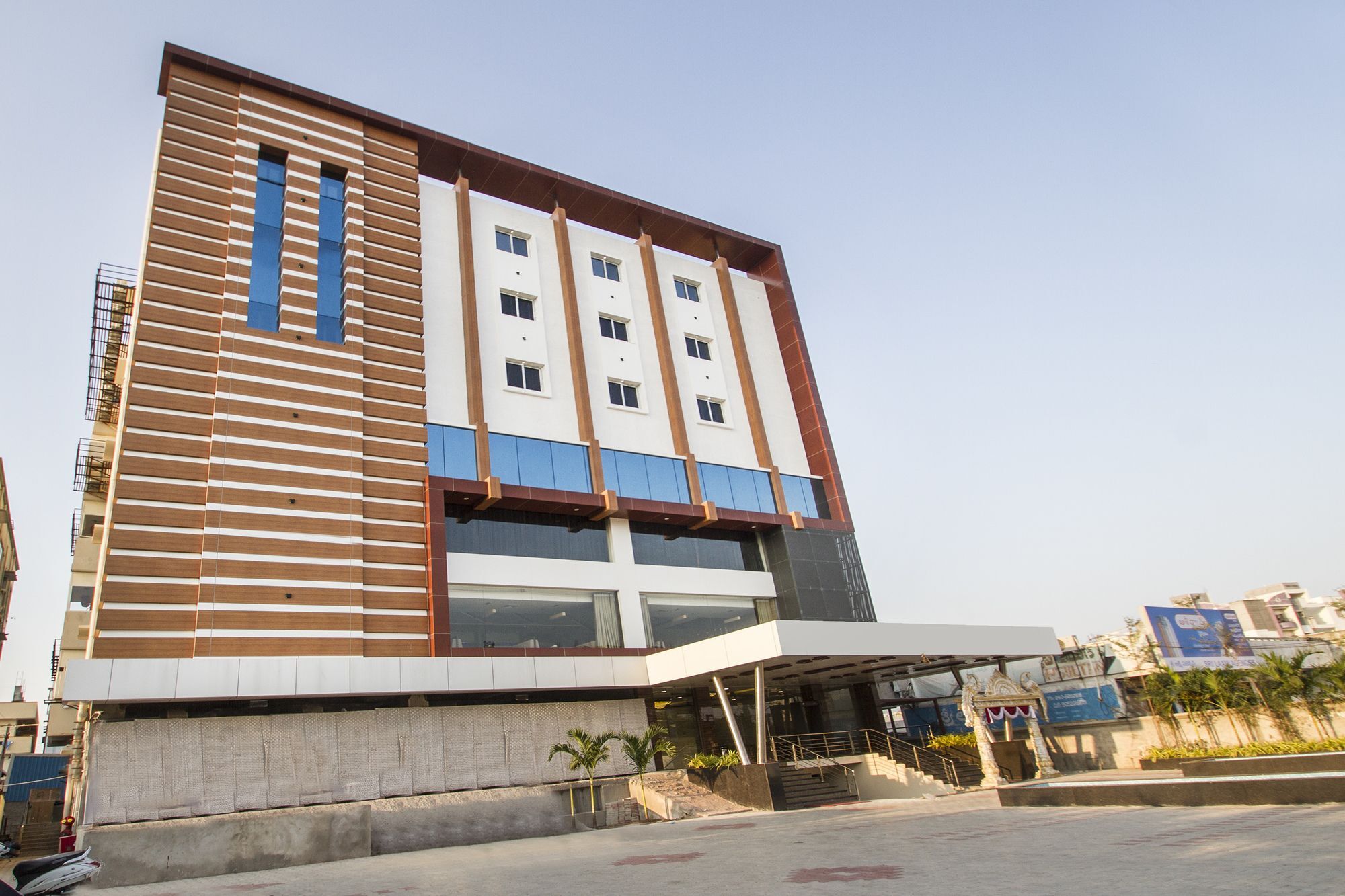 Oyo 10127 Svm Grand Uppal 3* Hyderabad