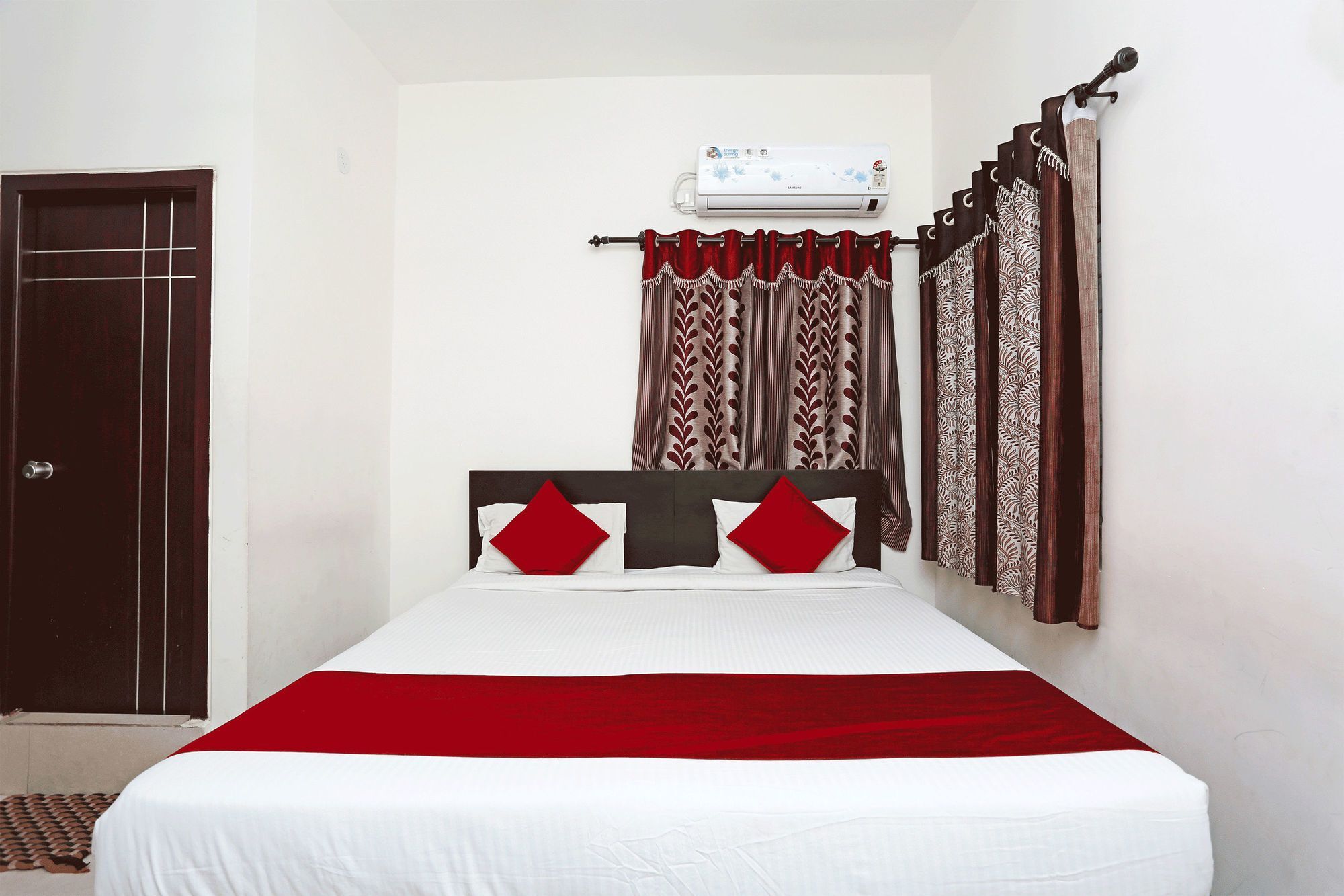 Oyo 9004 S V Residency Hotel