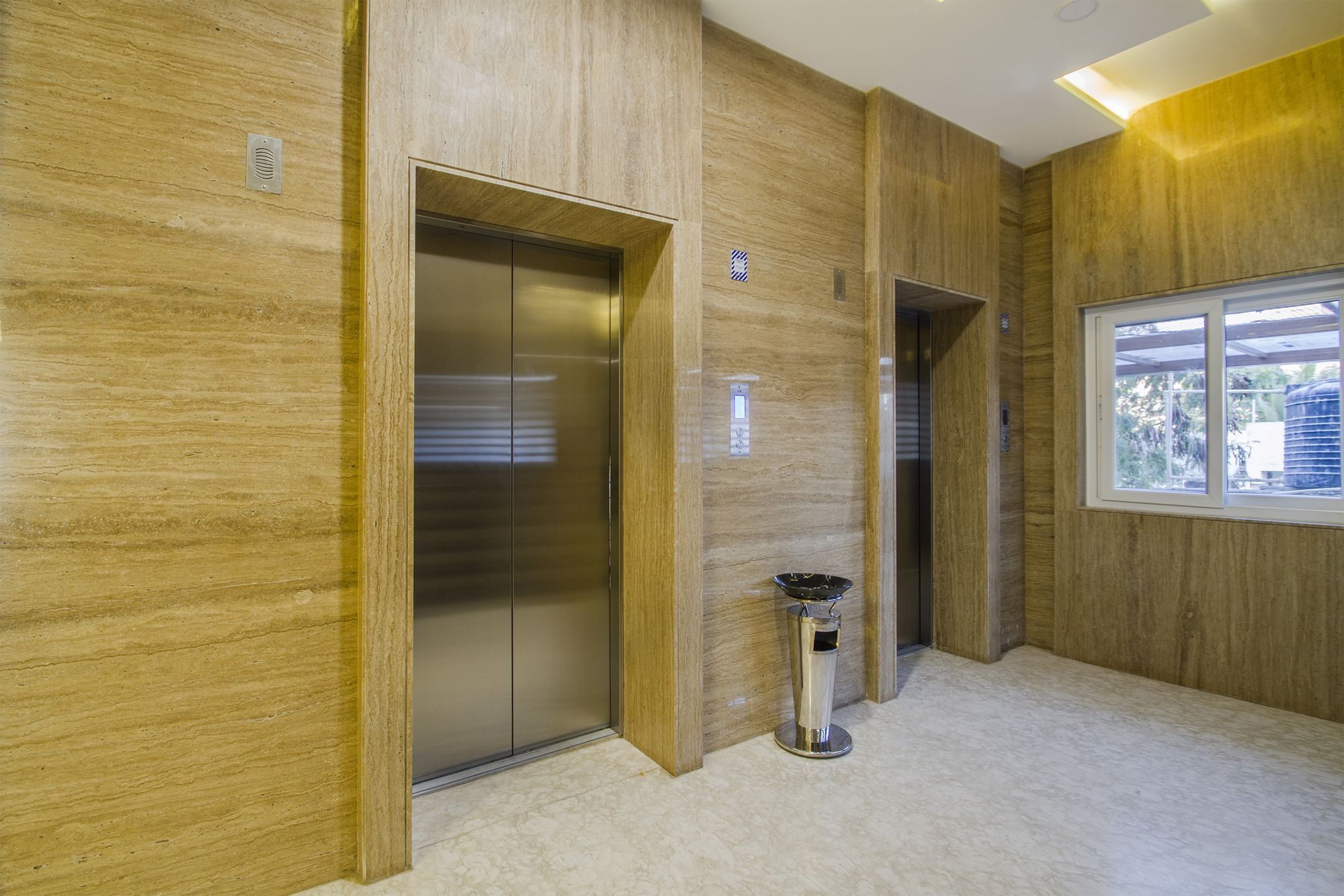 Oyo 10127 Svm Grand Uppal Hotel 3*