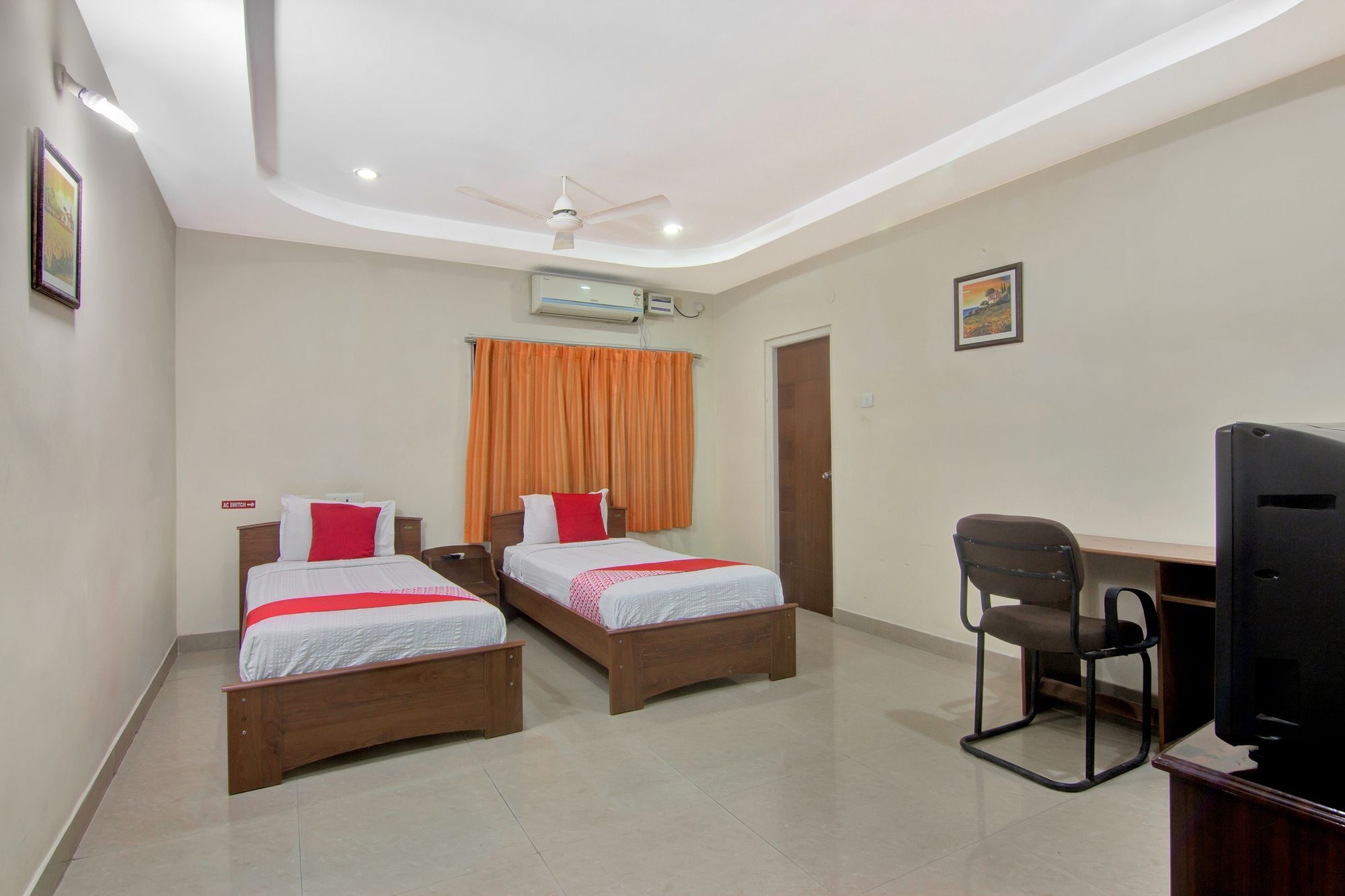 Hotel Oyo 45 Silverkey Gachibowli 3*