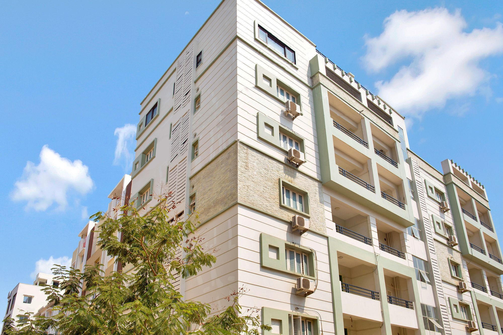 Oyo 45 Silverkey Gachibowli Hotel