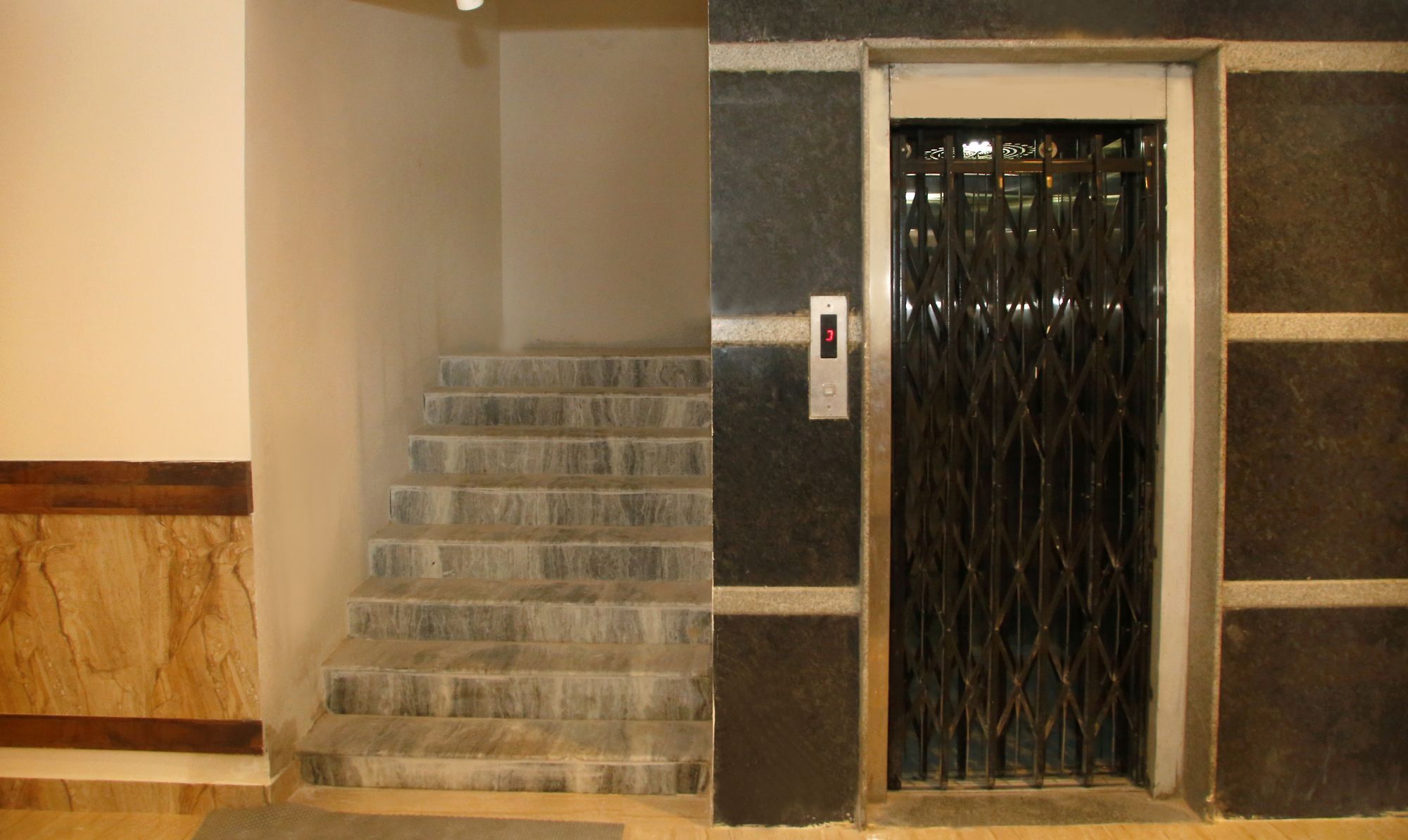 Hotel Treebo Surabhi Luxury Hyderabad