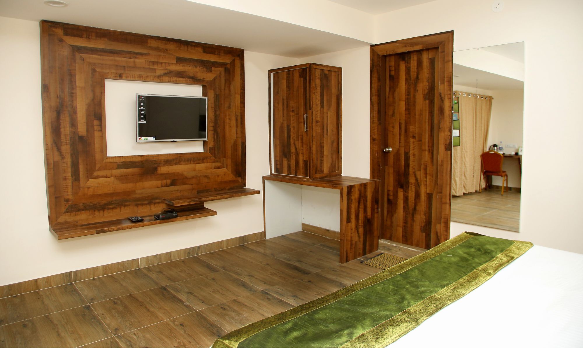 Hotel Treebo Surabhi Luxury