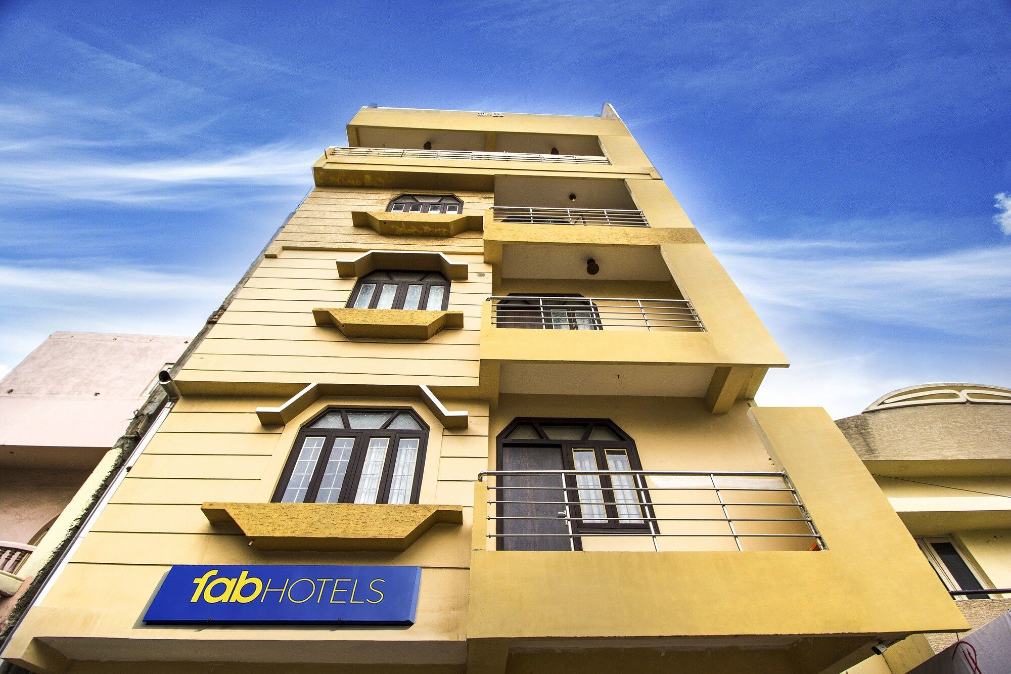 Fabhotel Park Heights 3*