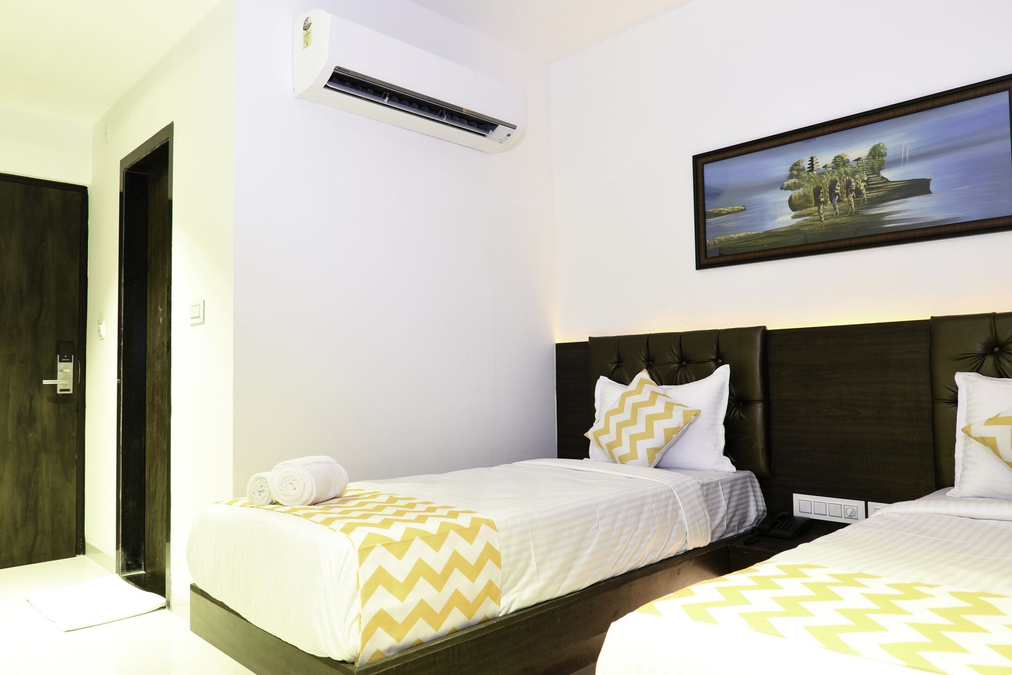 Fabhotel Prowell Caprock Hitech Hotel
