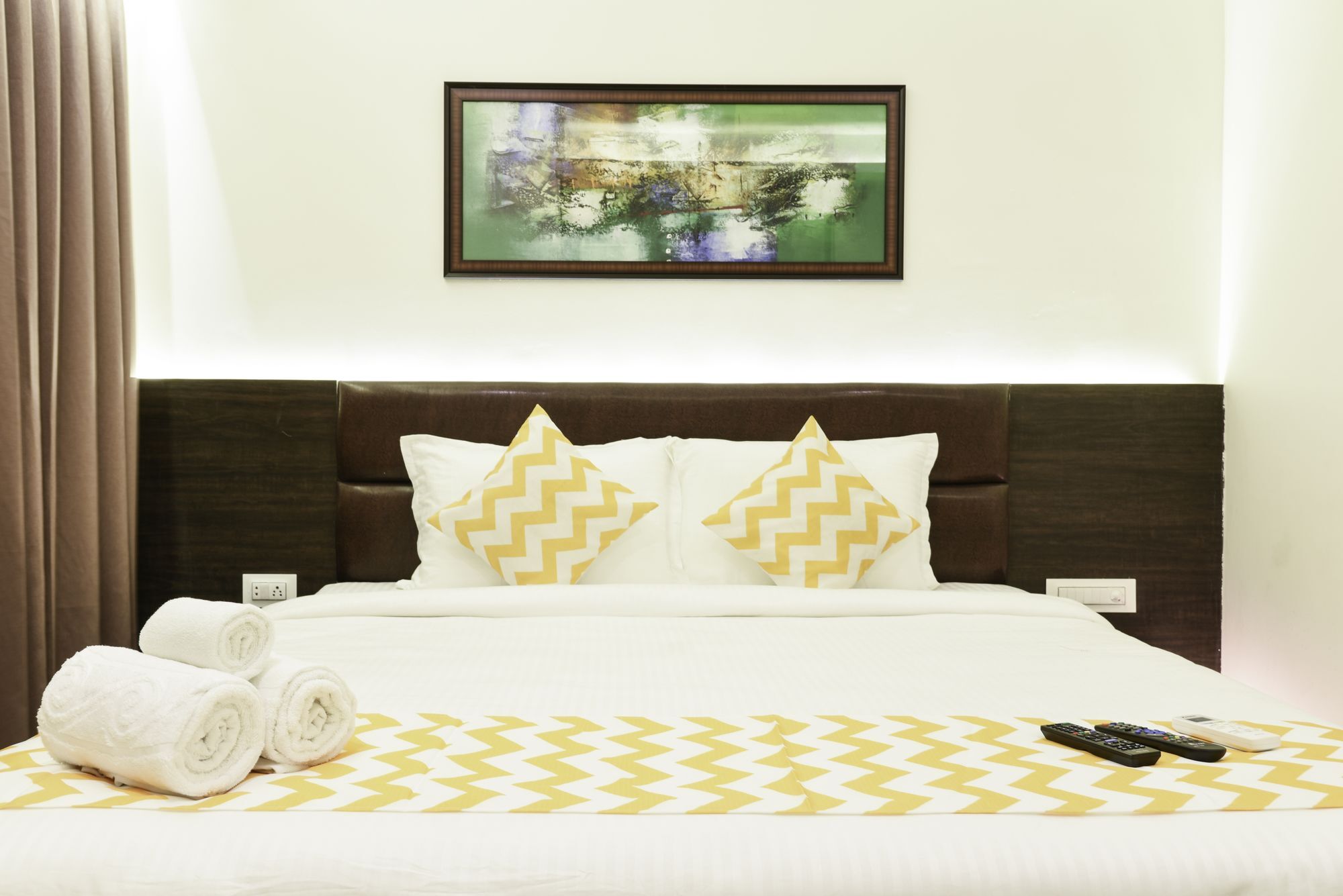 Hotel Fabhotel Prowell Caprock Hitech