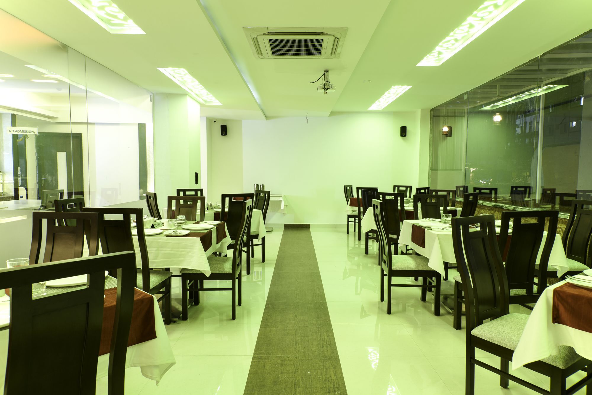 Fabhotel Prowell Caprock Hitech Hotel