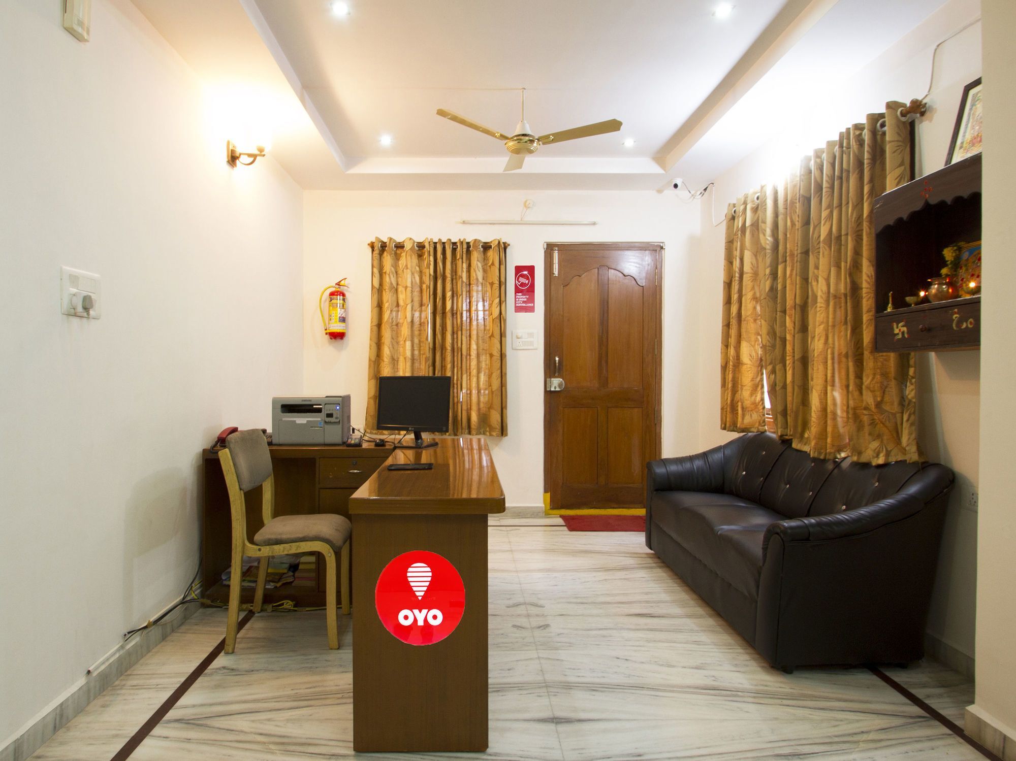 Oyo 7322 Near Apollo Hospital Jubilee Hills Hotel