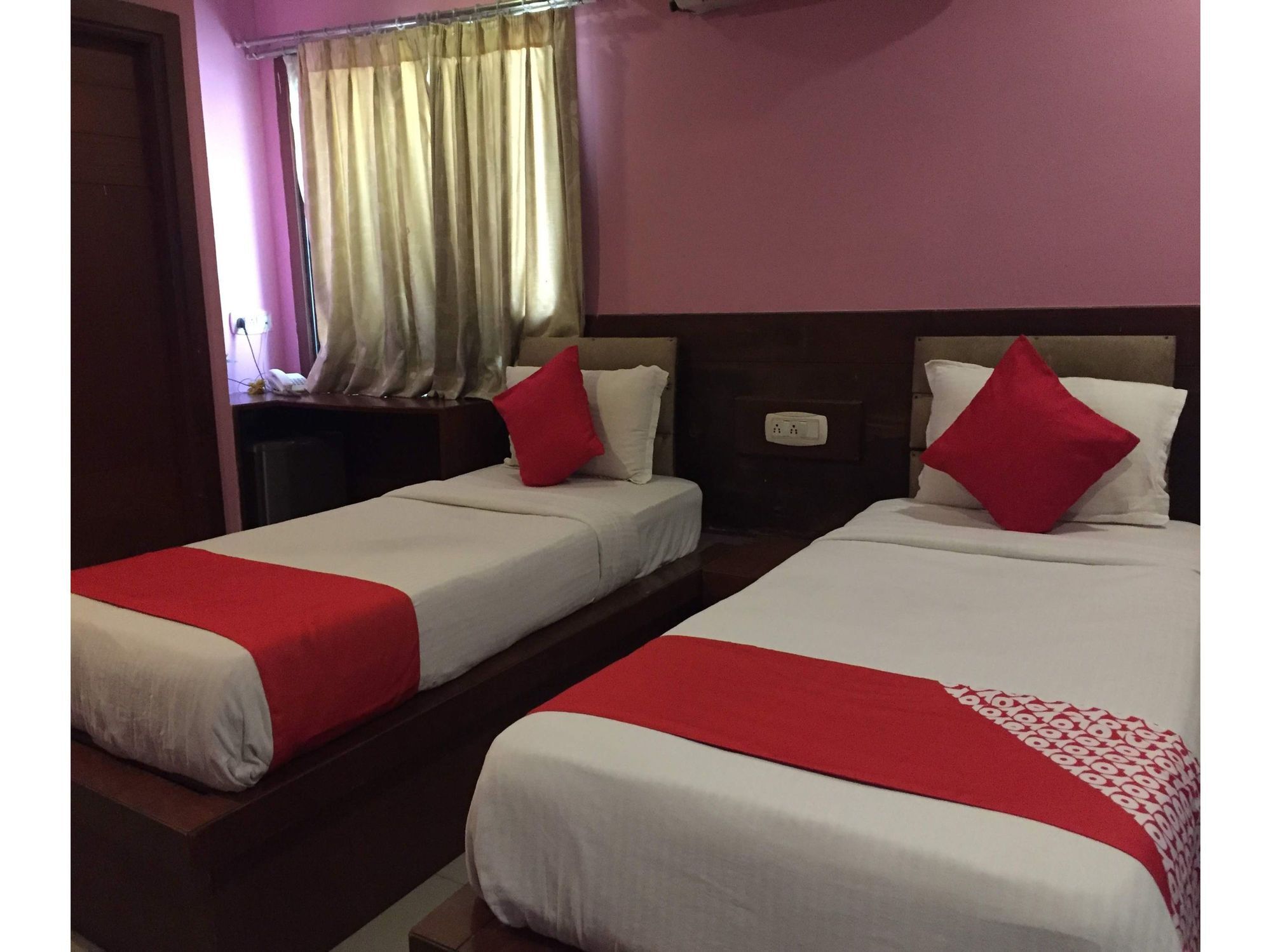 Oyo 382 Madhura 3* Hyderabad