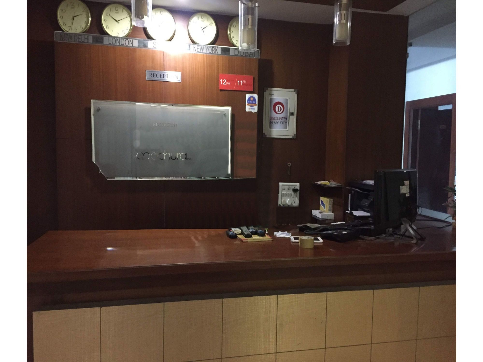 Oyo 382 Madhura Hotel
