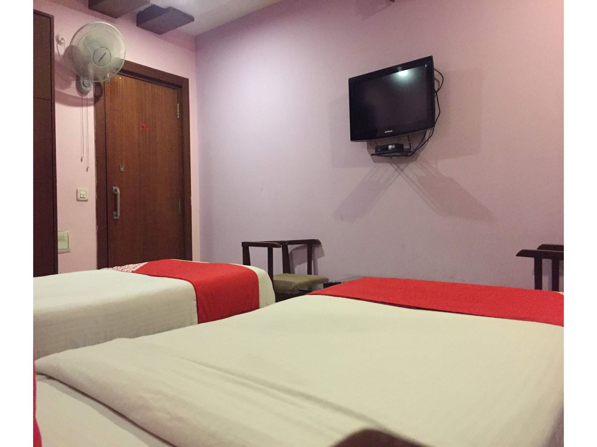Oyo 382 Madhura Hotel 3*