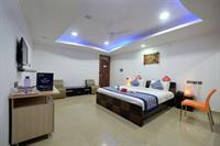 Oyo Premium Gachibowli Near Dlf Hotel