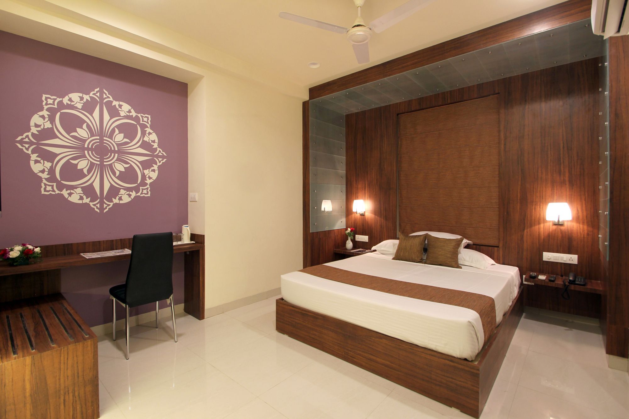 Fabhotel Arastu Plaza - Nr Nampally Railway Station 3* Hyderabad